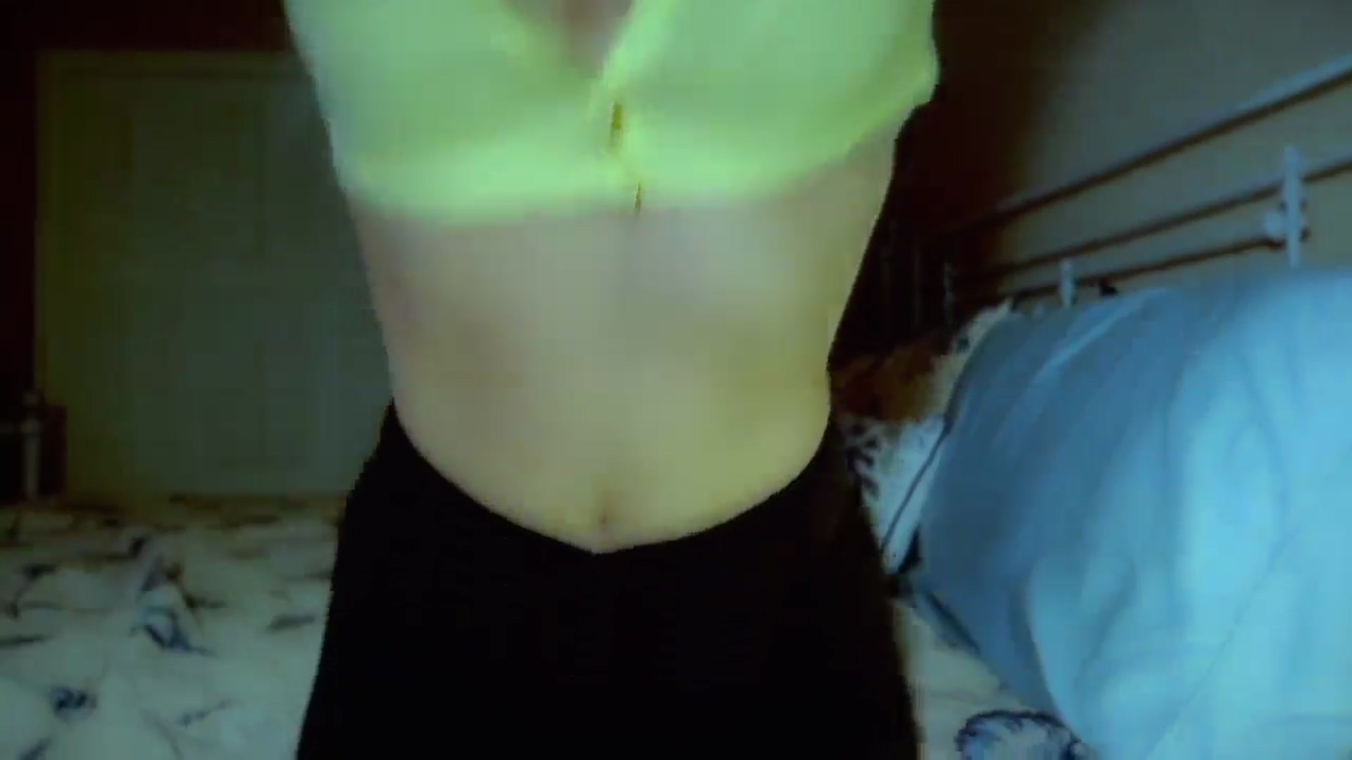 Gallery image thumbnail from Xonakitaxo's myfreecams stream on, 10/29/2024, 06:40 image 4 of 20