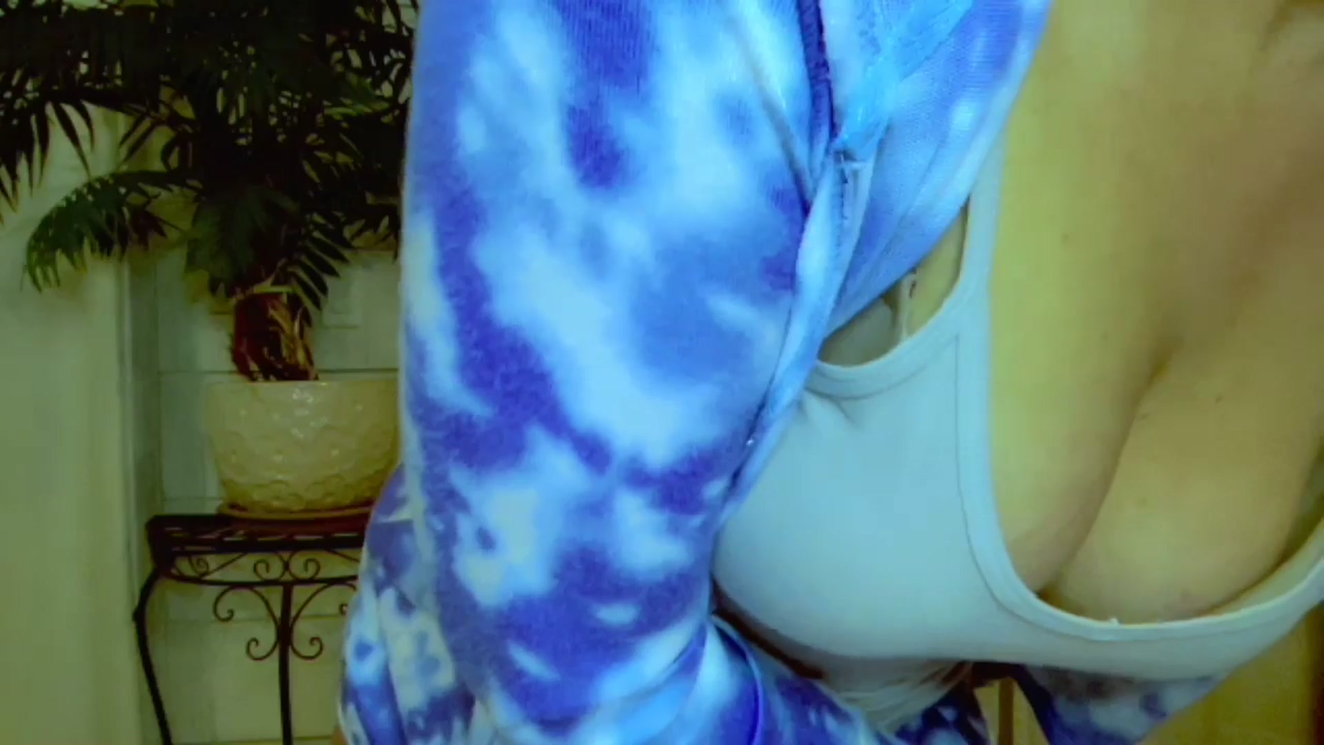 Gallery image thumbnail from Xonakitaxo's myfreecams stream on, 11/29/2024, 03:06 image 18 of 20