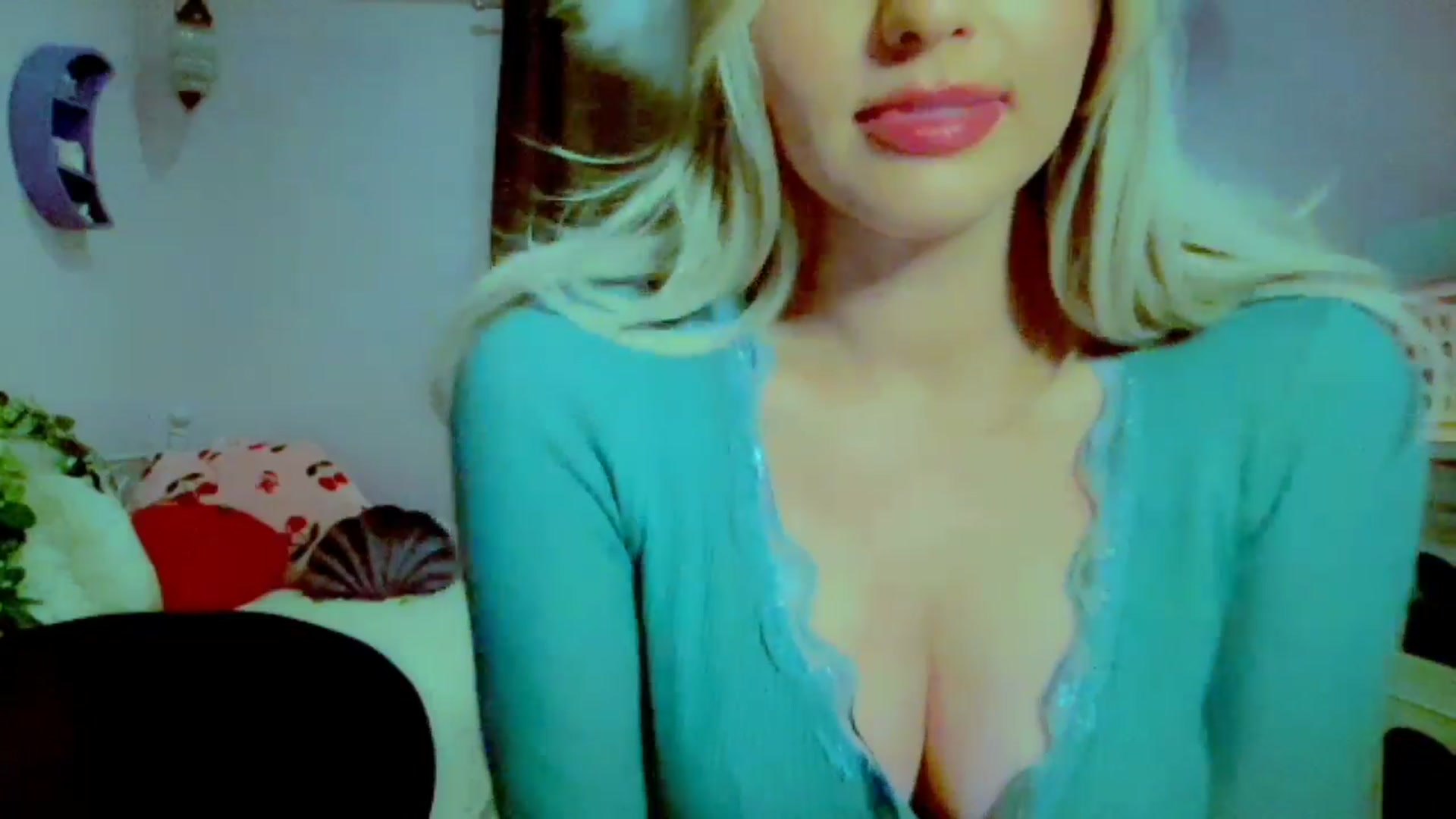 Gallery image thumbnail from Xonakitaxo's myfreecams stream on, 03/15/2025, 05:48 image 7 of 20
