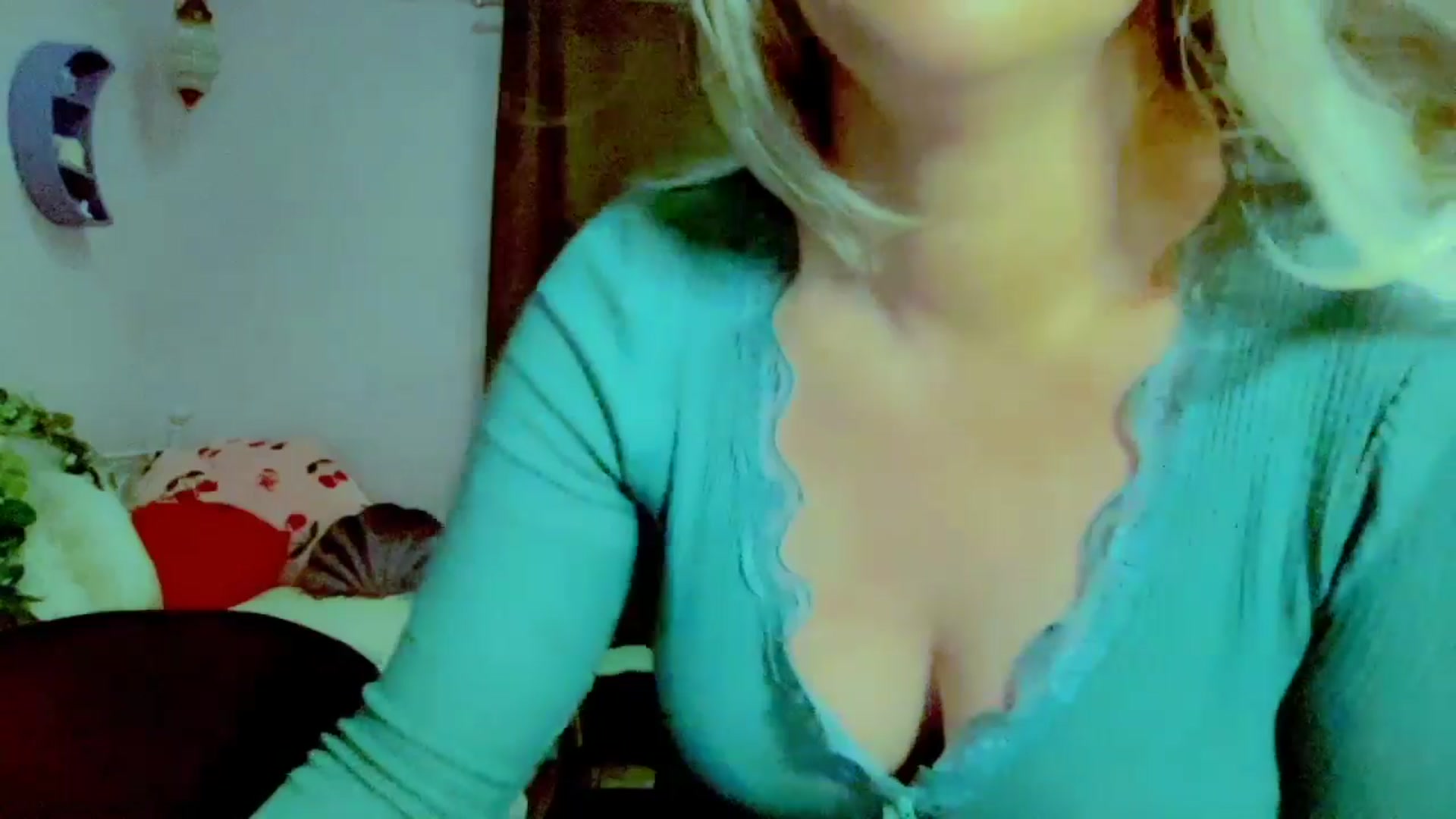 Gallery image thumbnail from Xonakitaxo's myfreecams stream on, 03/15/2025, 05:48 image 19 of 20