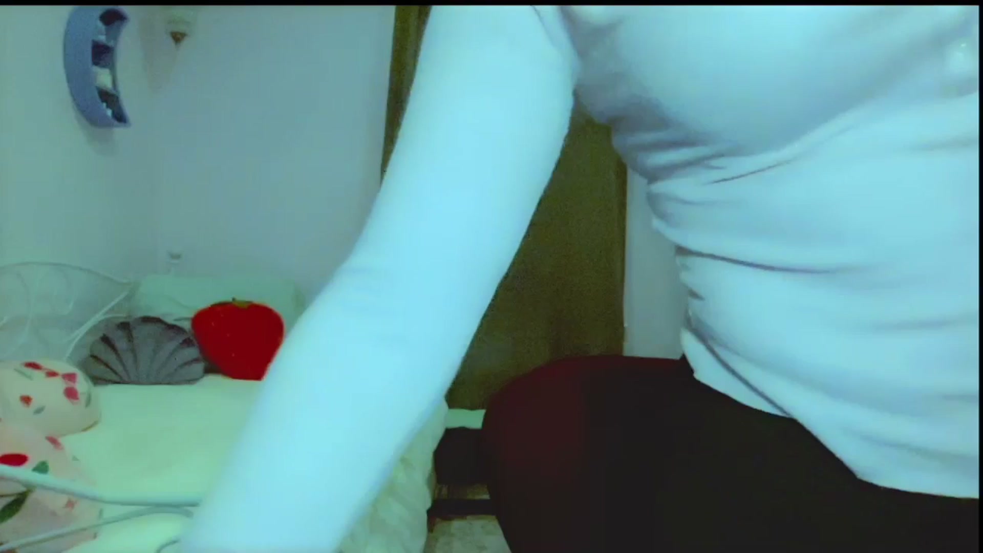 Gallery image thumbnail from Xonakitaxo's myfreecams stream on, 05/07/2025, 05:01 image 12 of 20