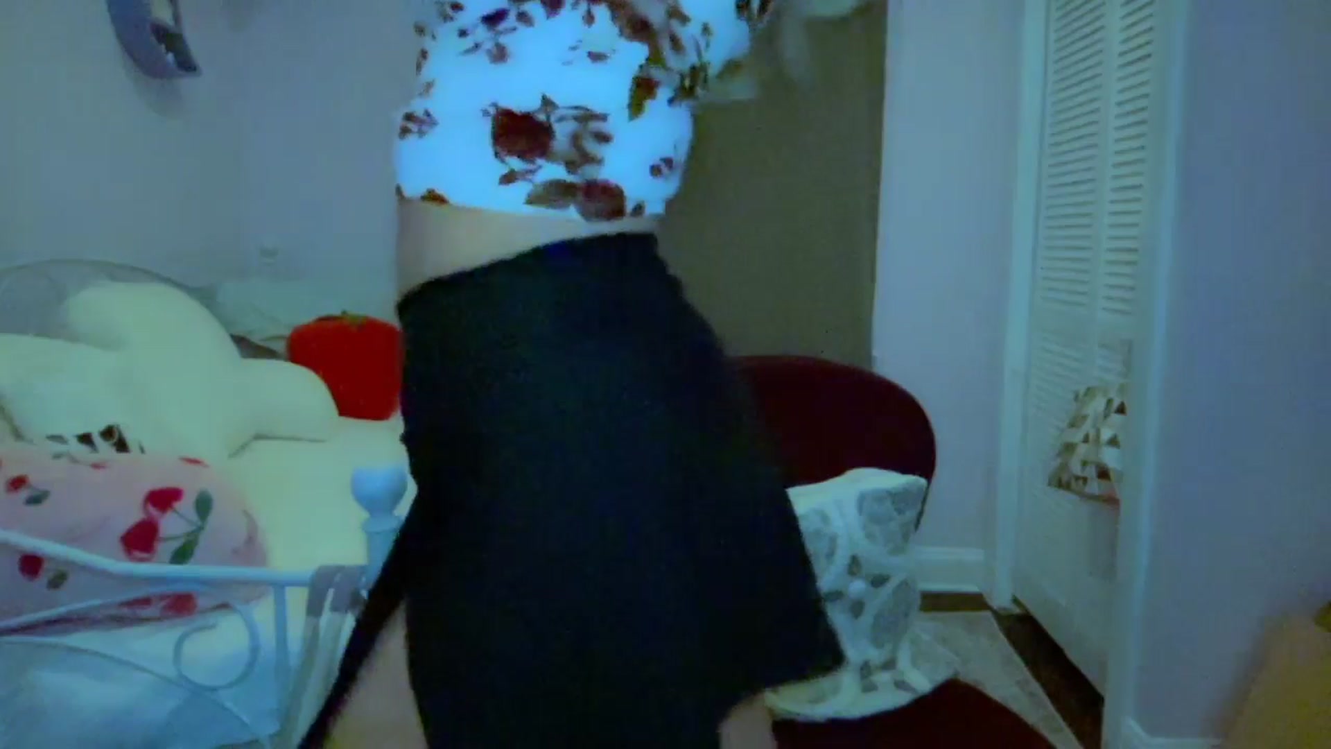 Gallery image thumbnail from Xonakitaxo's myfreecams stream on, 05/09/2025, 06:09 image 14 of 20