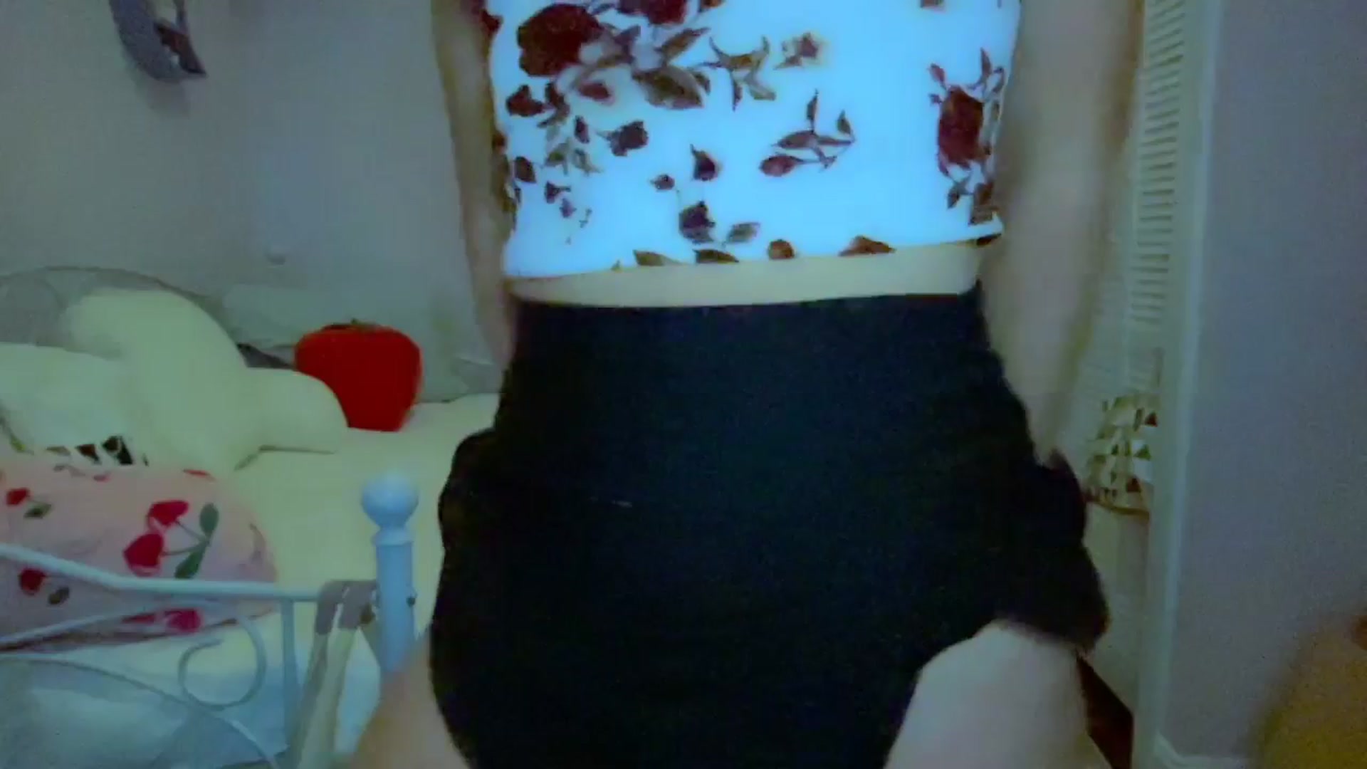 Gallery image thumbnail from Xonakitaxo's myfreecams stream on, 05/09/2025, 06:09 image 12 of 20