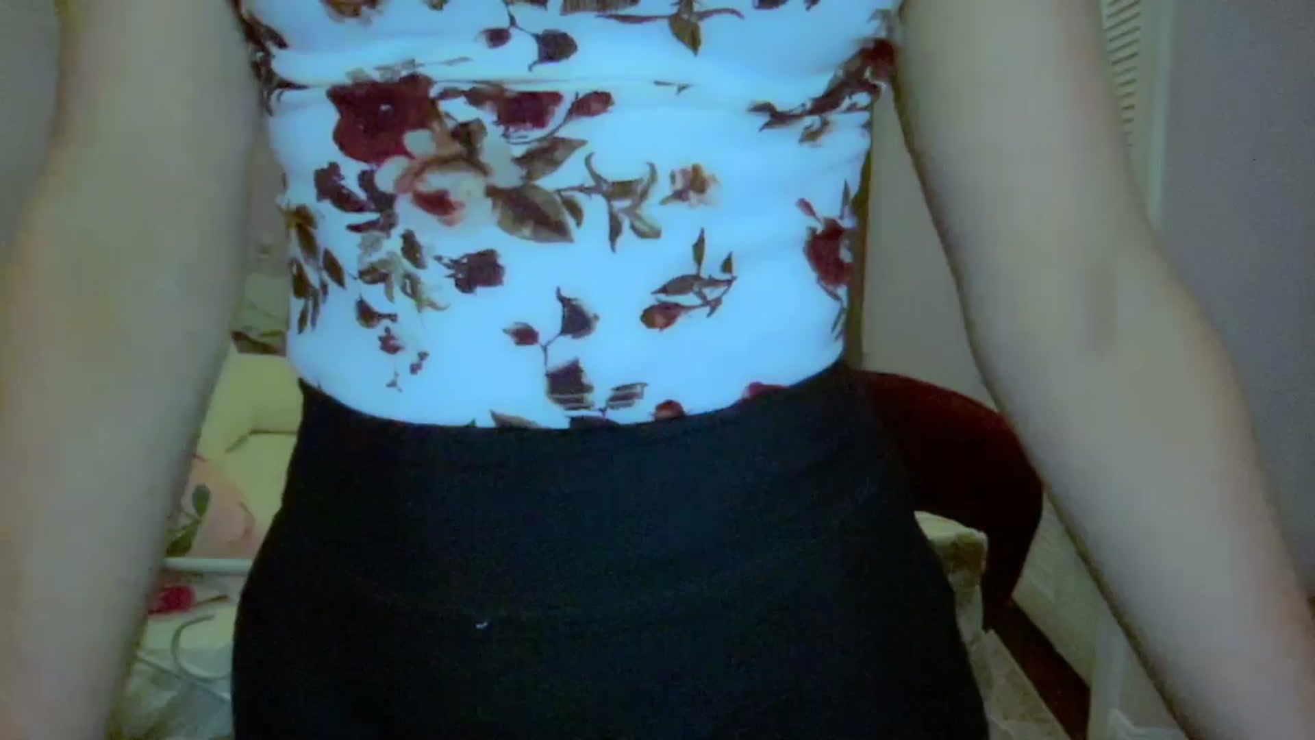 Gallery image thumbnail from Xonakitaxo's myfreecams stream on, 05/09/2025, 06:09 image 11 of 20