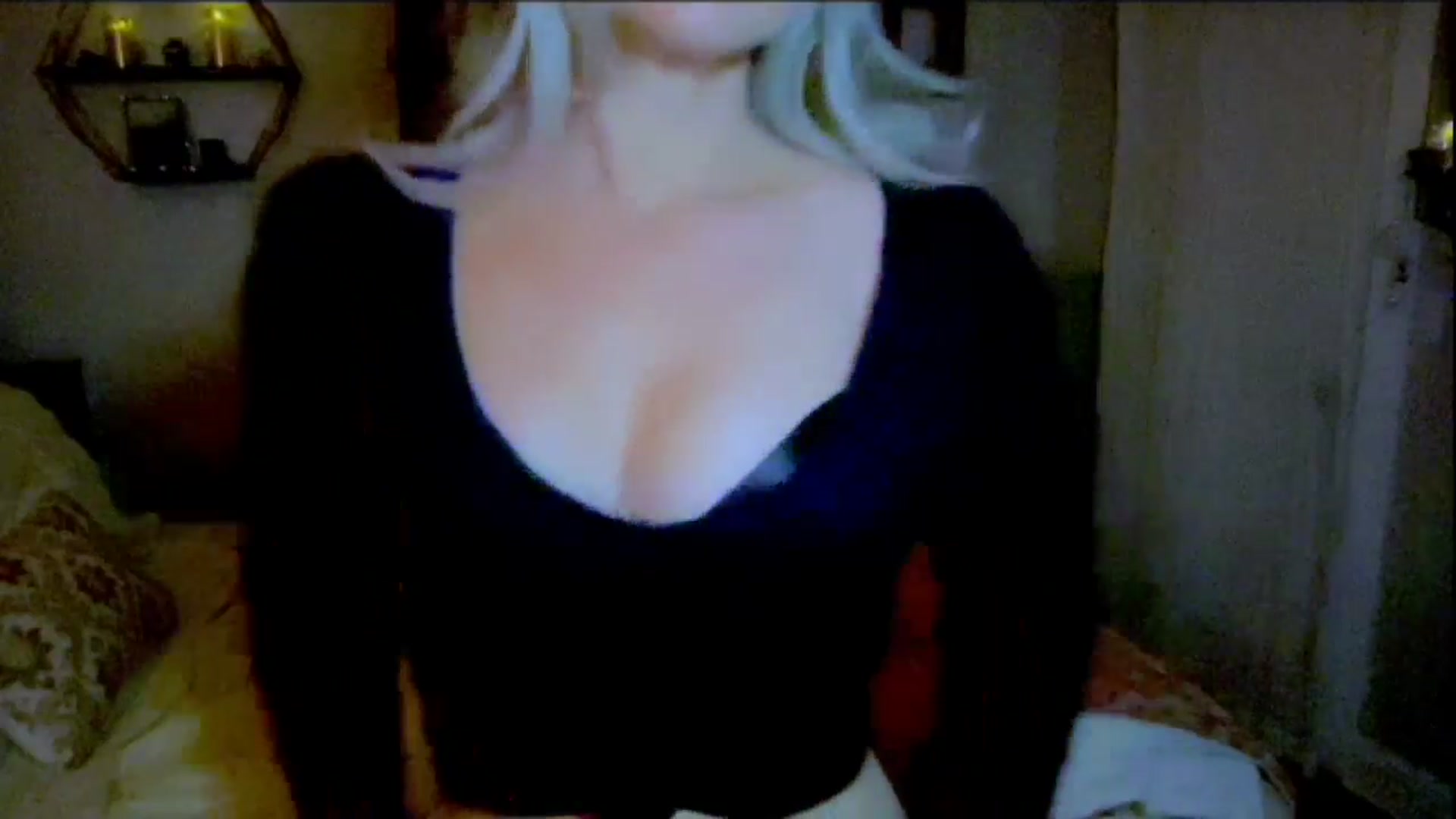 Gallery image thumbnail from Xonakitaxo's myfreecams stream on, 06/29/2025, 06:40 image 12 of 20