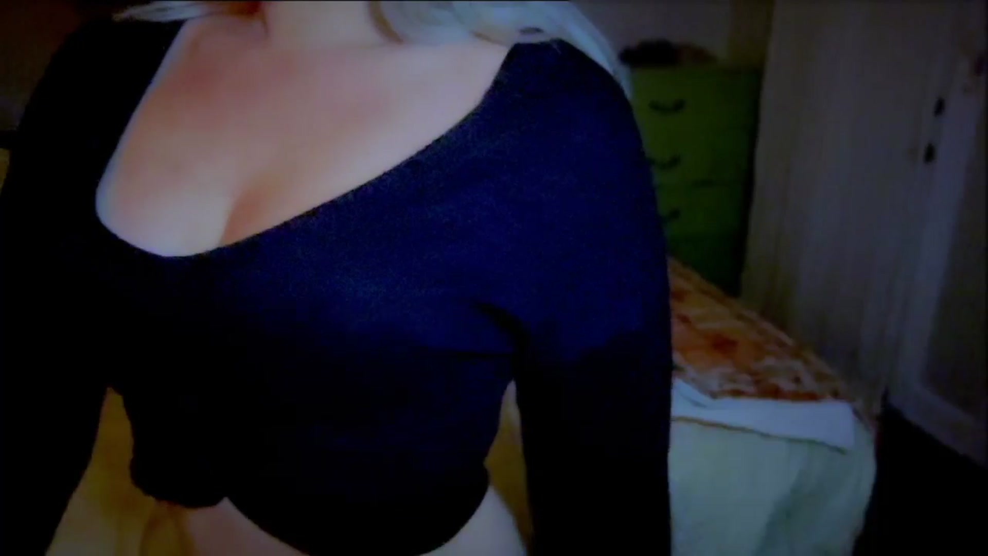 Gallery image thumbnail from Xonakitaxo's myfreecams stream on, 06/29/2025, 06:52 image 6 of 20