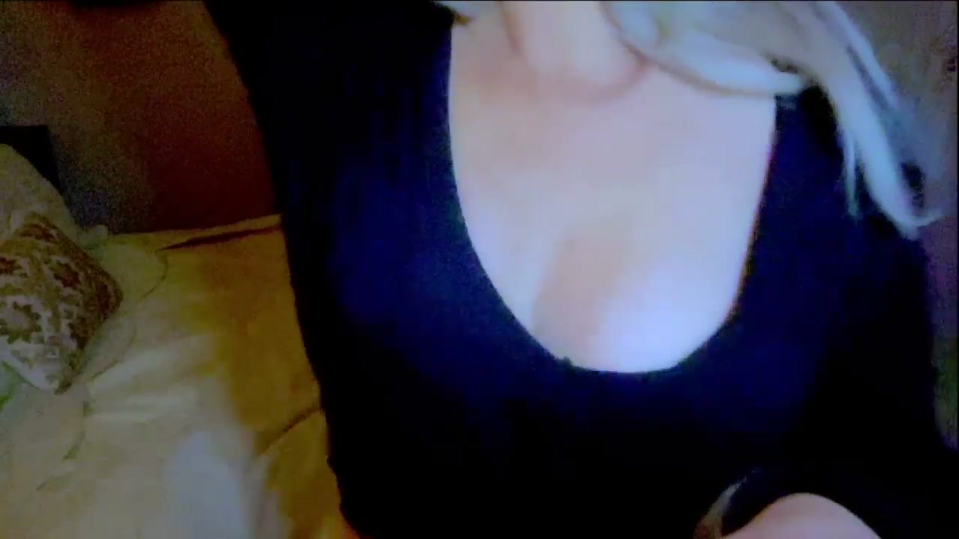 Gallery image thumbnail from Xonakitaxo's myfreecams stream on, 06/29/2025, 06:52 image 12 of 20