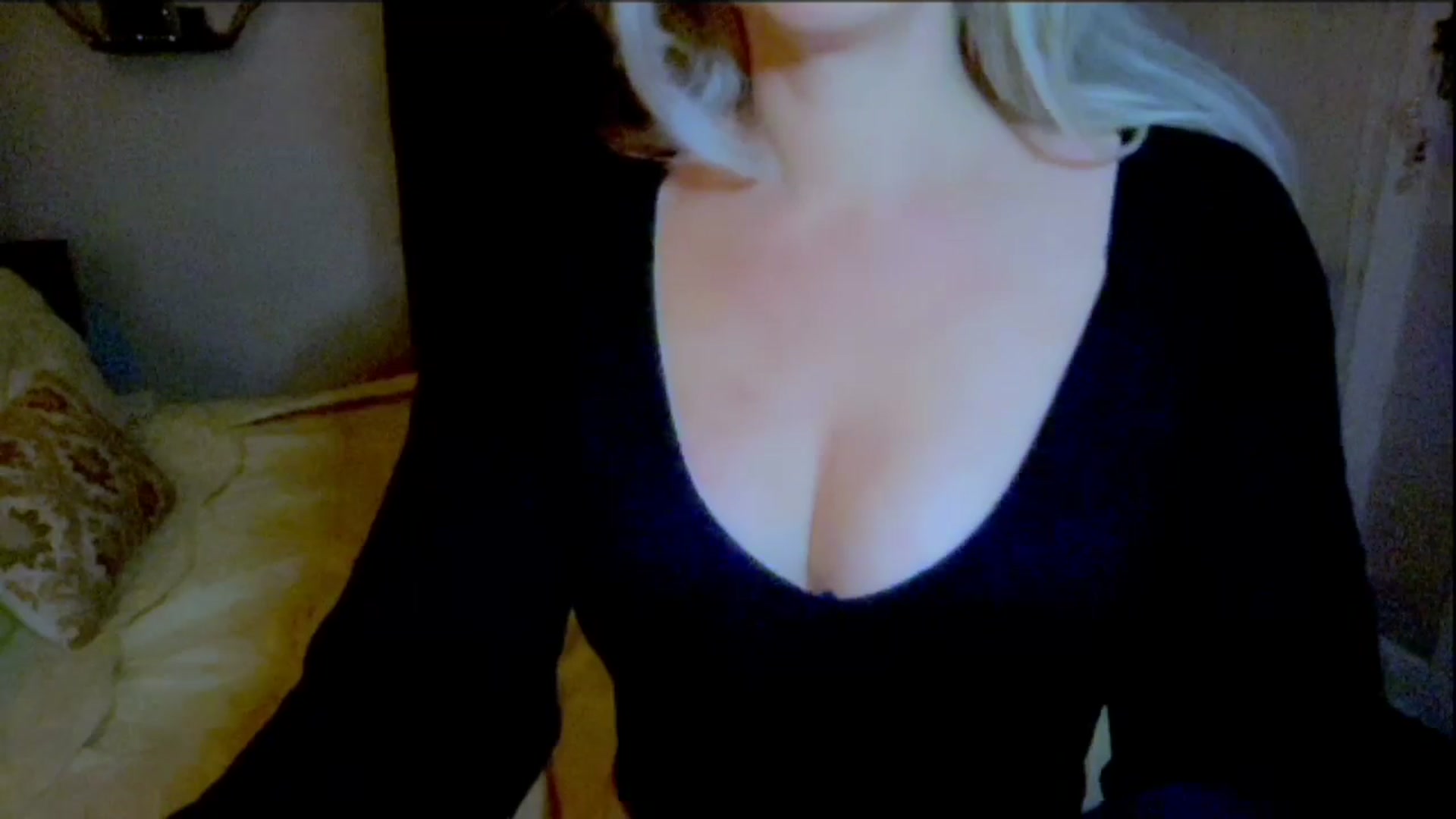 Gallery image thumbnail from Xonakitaxo's myfreecams stream on, 06/29/2025, 06:52 image 18 of 20