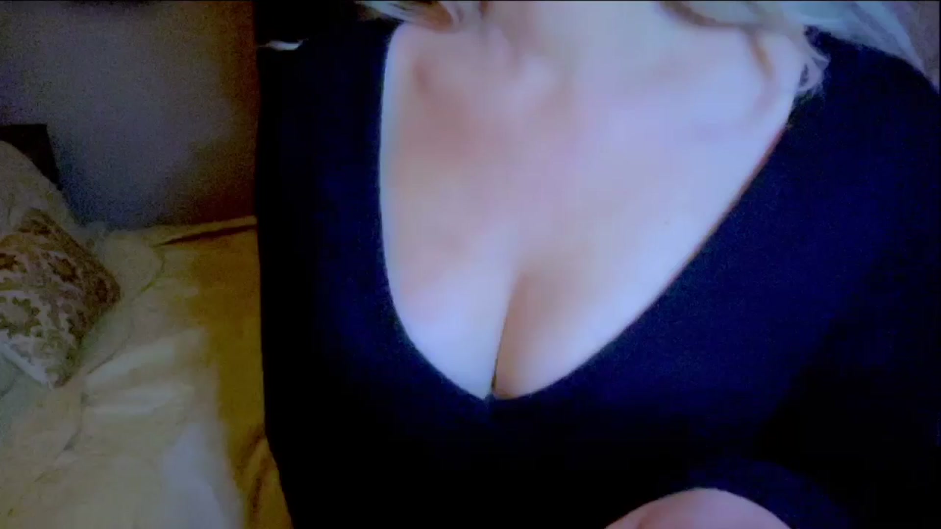 Gallery image thumbnail from Xonakitaxo's myfreecams stream on, 06/29/2025, 06:52 image 7 of 20