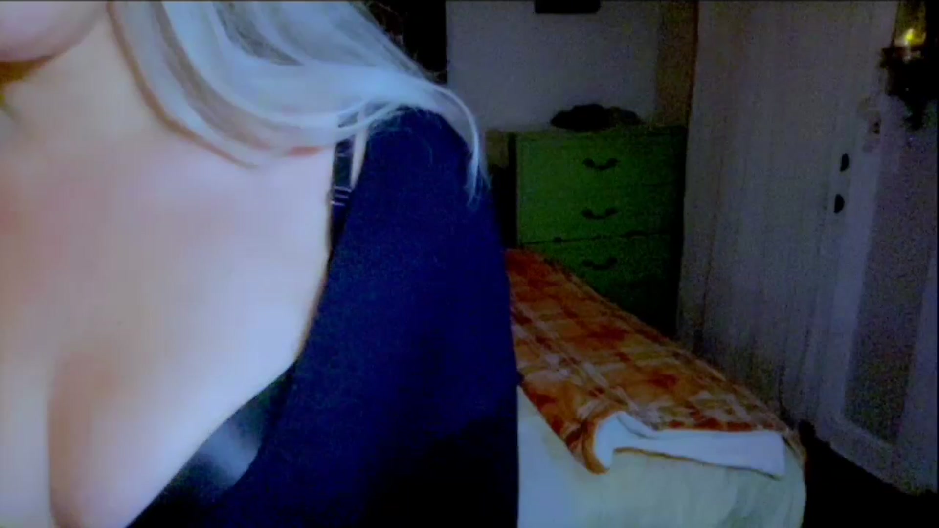 Gallery image thumbnail from Xonakitaxo's myfreecams stream on, 06/29/2025, 07:35 image 7 of 20