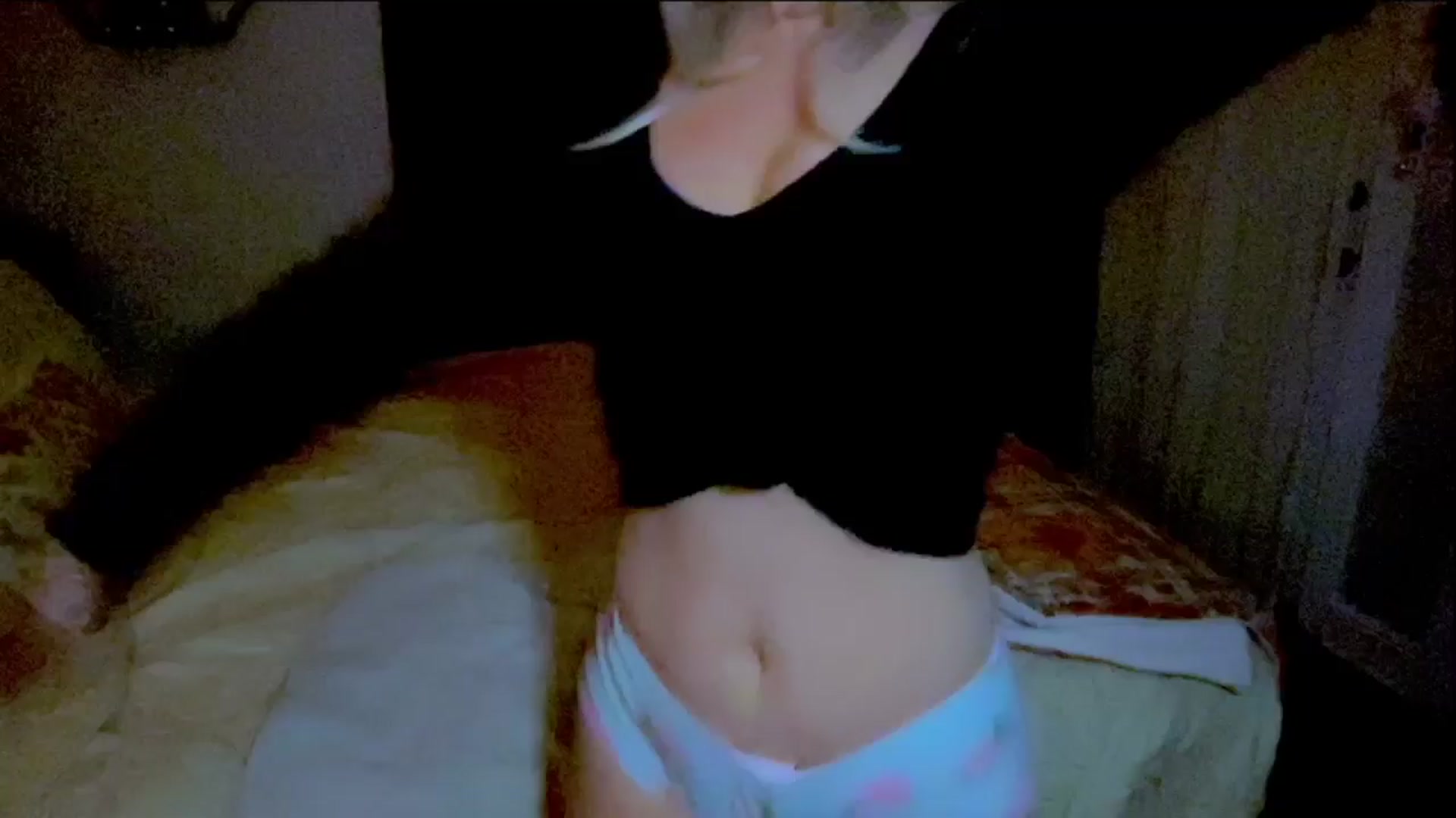 Gallery image thumbnail from Xonakitaxo's myfreecams stream on, 06/29/2025, 07:35 image 16 of 20