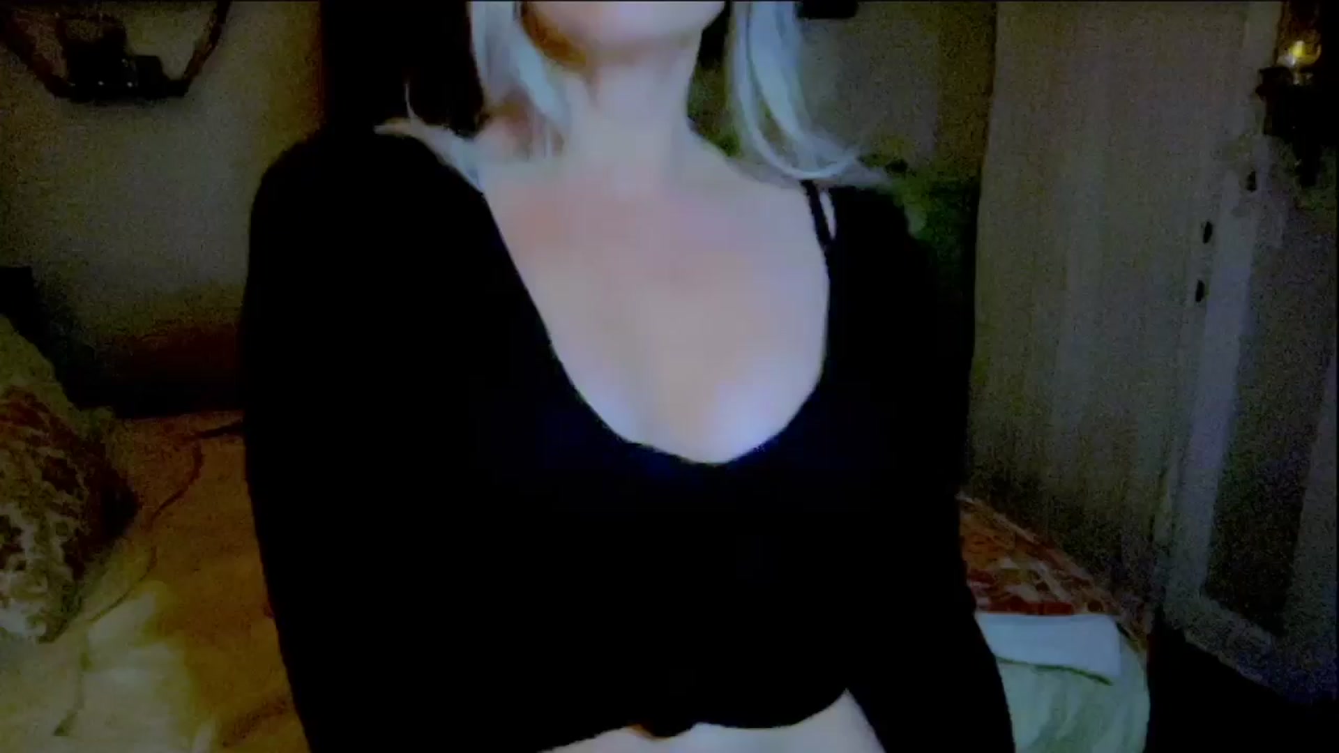 Gallery image thumbnail from Xonakitaxo's myfreecams stream on, 06/29/2025, 07:35 image 3 of 20