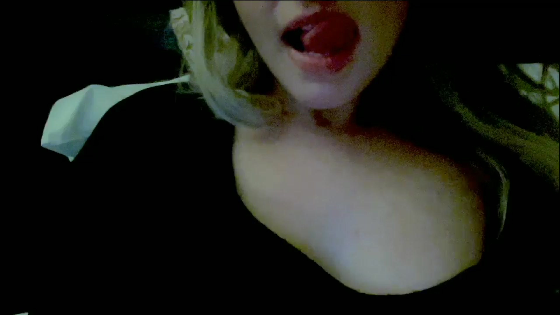 Gallery image thumbnail from Xonakitaxo's myfreecams stream on, 06/29/2025, 10:32 image 7 of 20