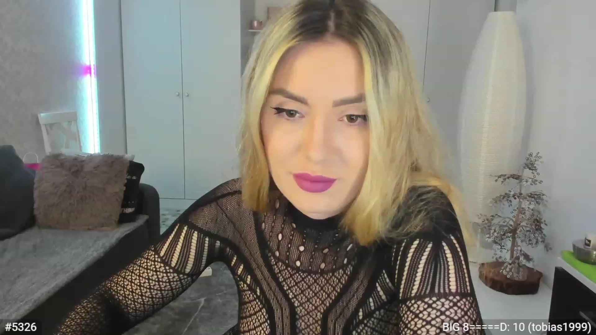 Gallery image thumbnail from Xonita4Tigre's myfreecams stream on, 12/13/2022, 24:48 image 4 of 20