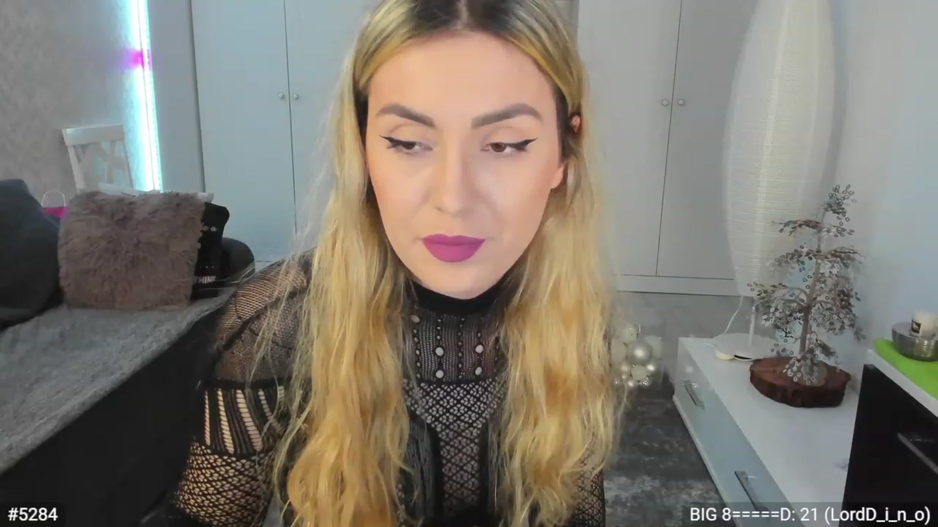 Gallery image thumbnail from Xonita4Tigre's myfreecams stream on, 12/13/2022, 24:48 image 8 of 20