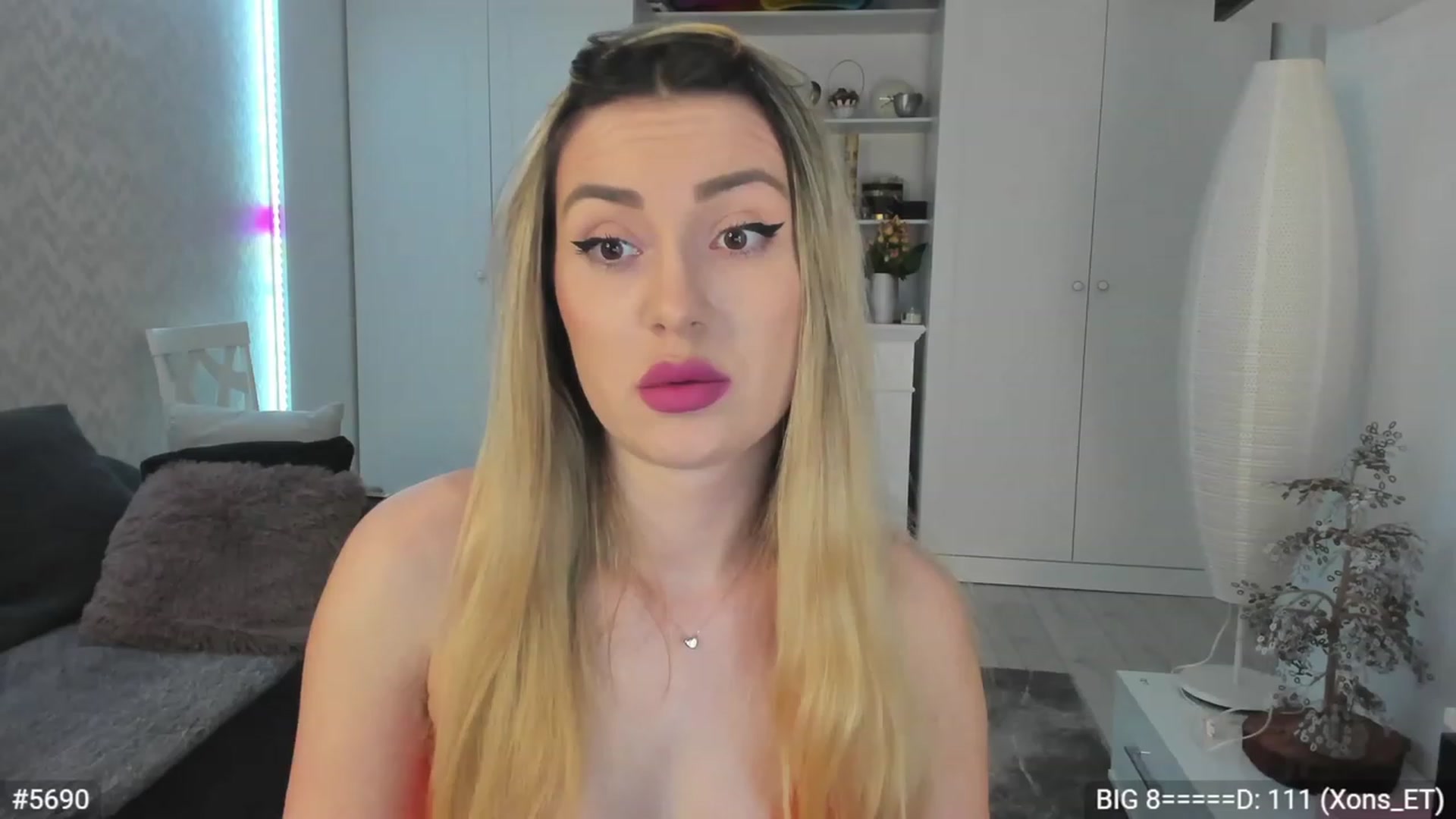 Gallery image thumbnail from Xonnie's myfreecams stream on, 01/11/2023, 02:31 image 1 of 20
