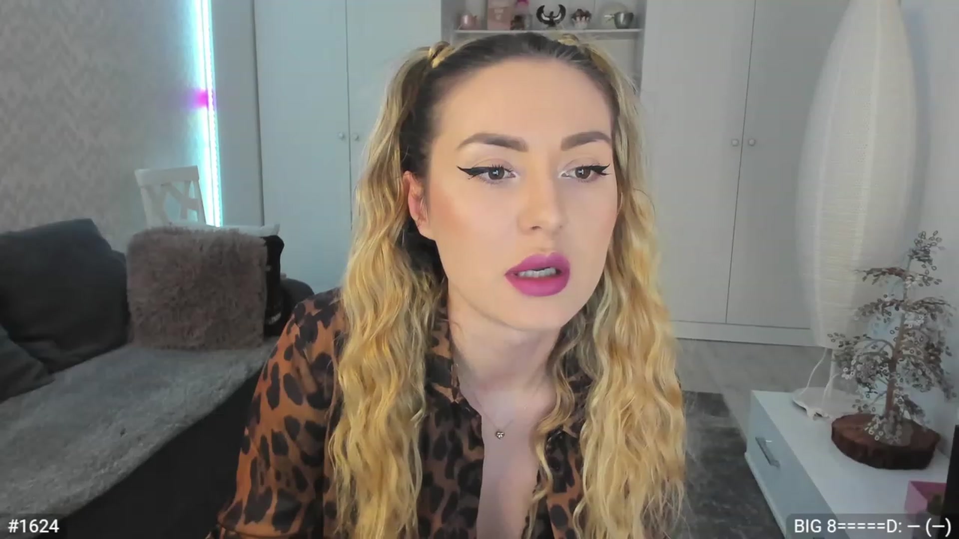 Gallery image thumbnail from Xonnie's myfreecams stream on, 01/19/2023, 23:03 image 2 of 20