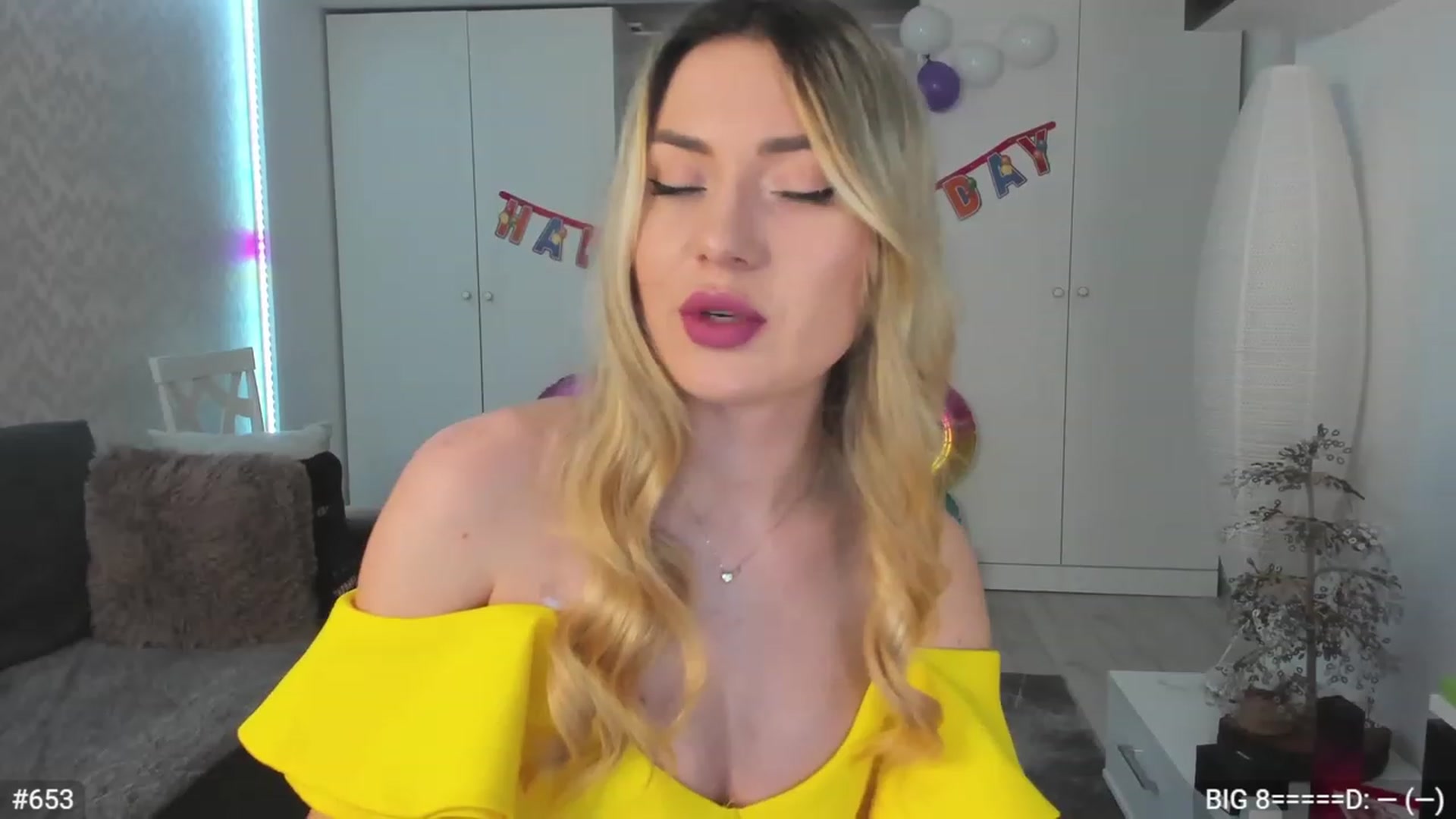 Gallery image thumbnail from Xonnie's myfreecams stream on, 01/30/2023, 22:32 image 12 of 20