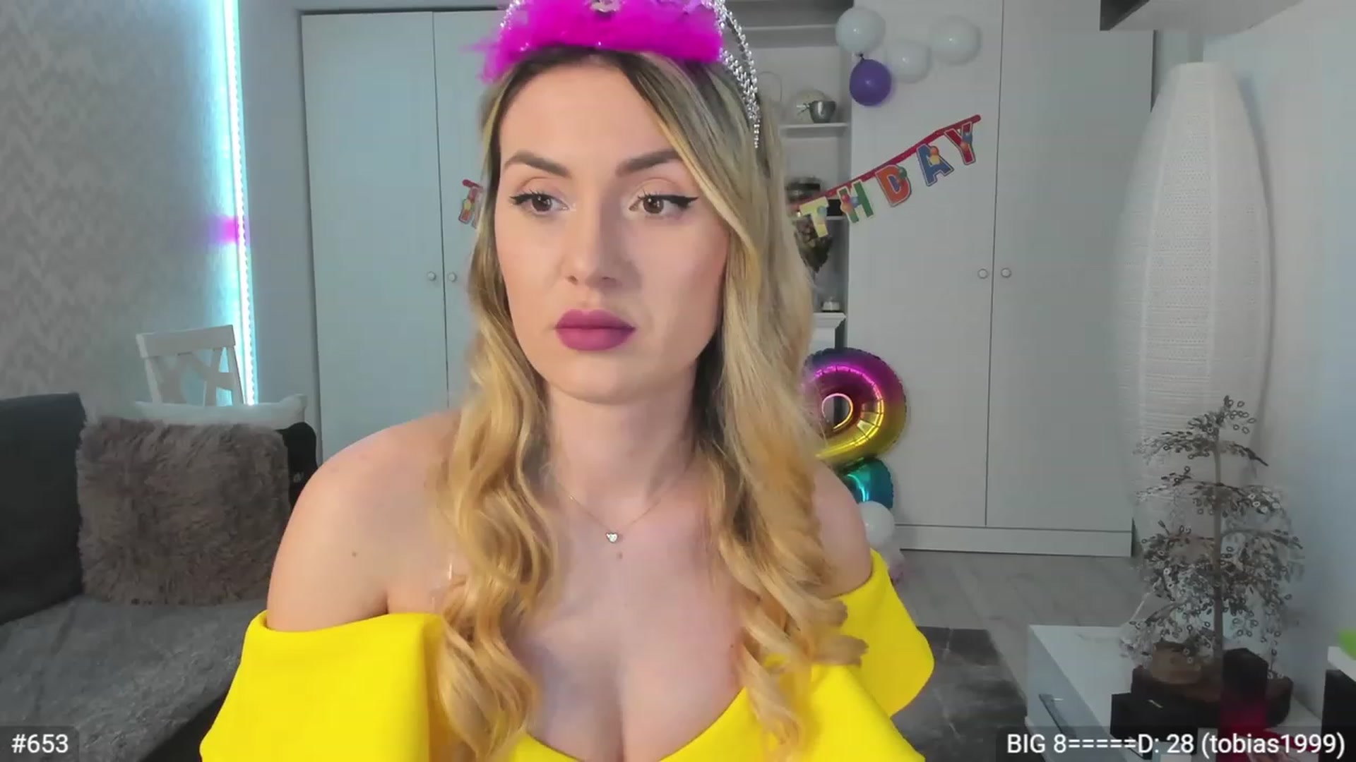 Gallery image thumbnail from Xonnie's myfreecams stream on, 01/31/2023, 24:06 image 2 of 20
