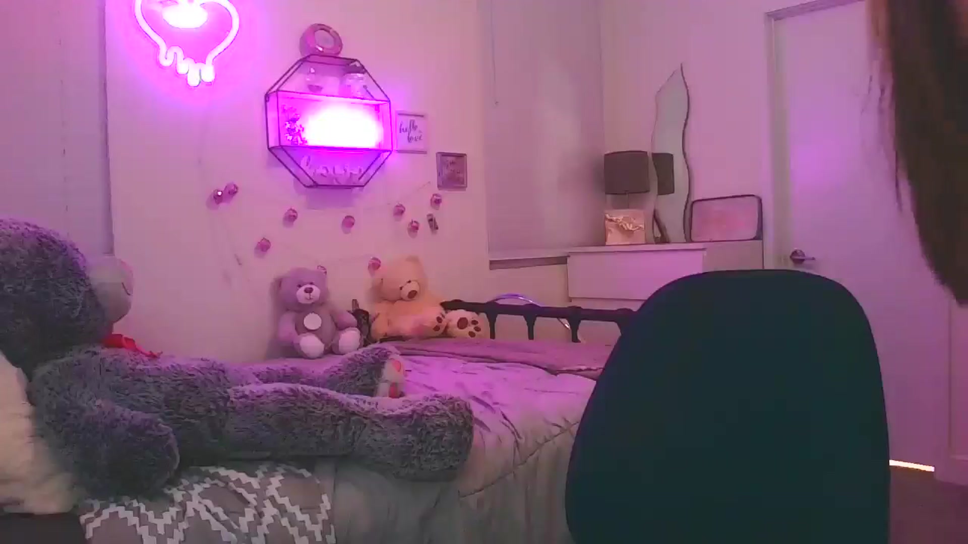 Gallery image thumbnail from XoxoAudrey's myfreecams stream on, 09/04/2024, 10:38 image 11 of 20
