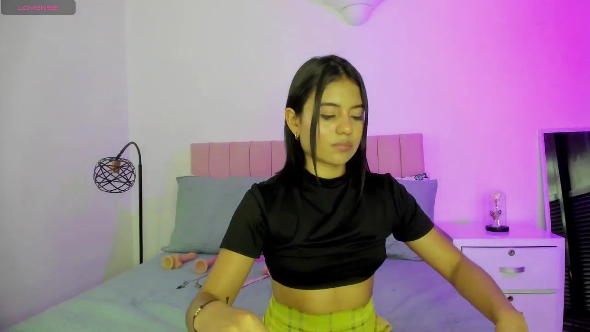 Gallery image thumbnail from Xoxo_danna's myfreecams stream on, 06/27/2024, 10:08 image 8 of 20
