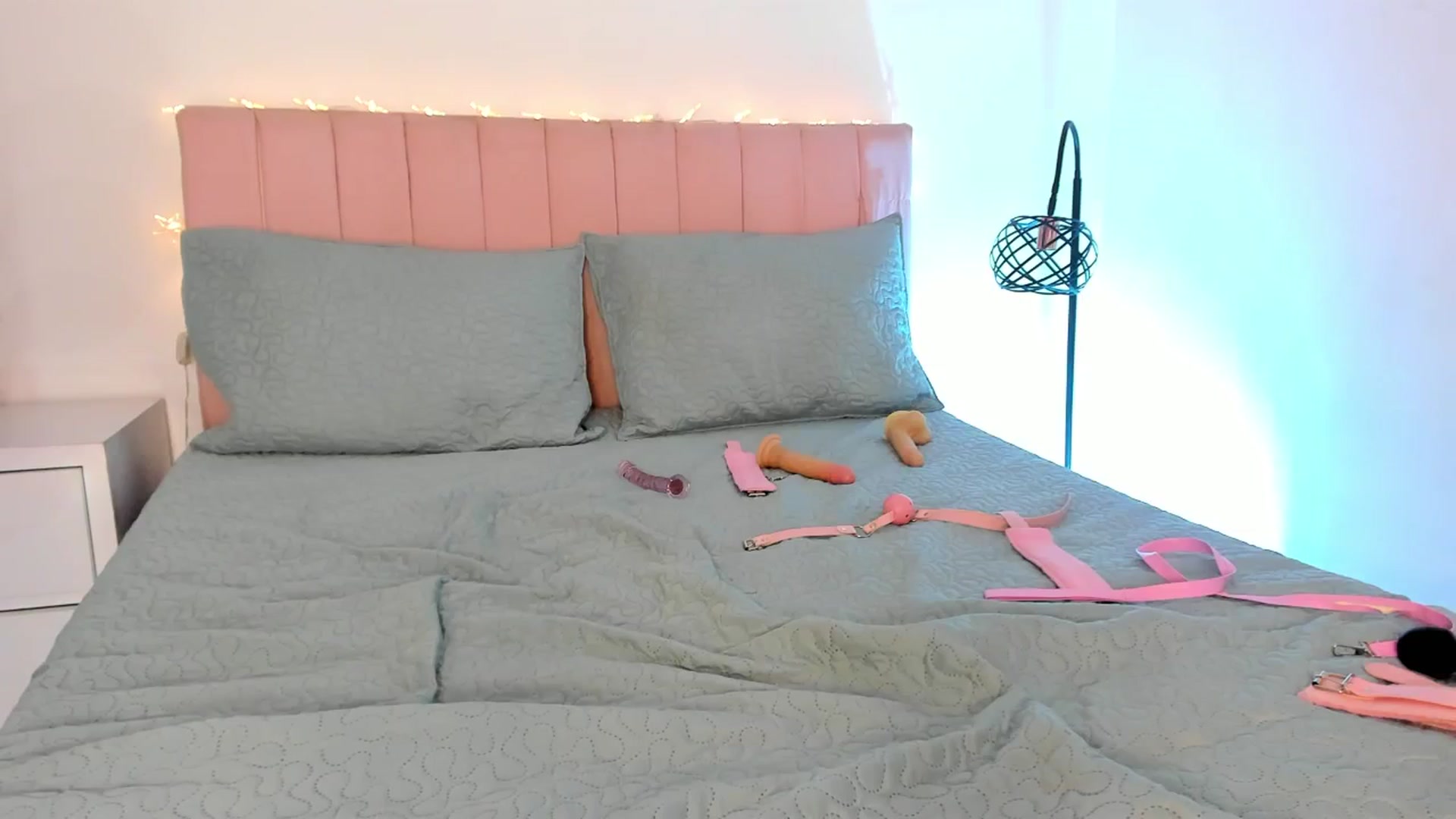 Gallery image thumbnail from Xoxo_danna's myfreecams stream on, 02/18/2025, 13:36 image 9 of 20