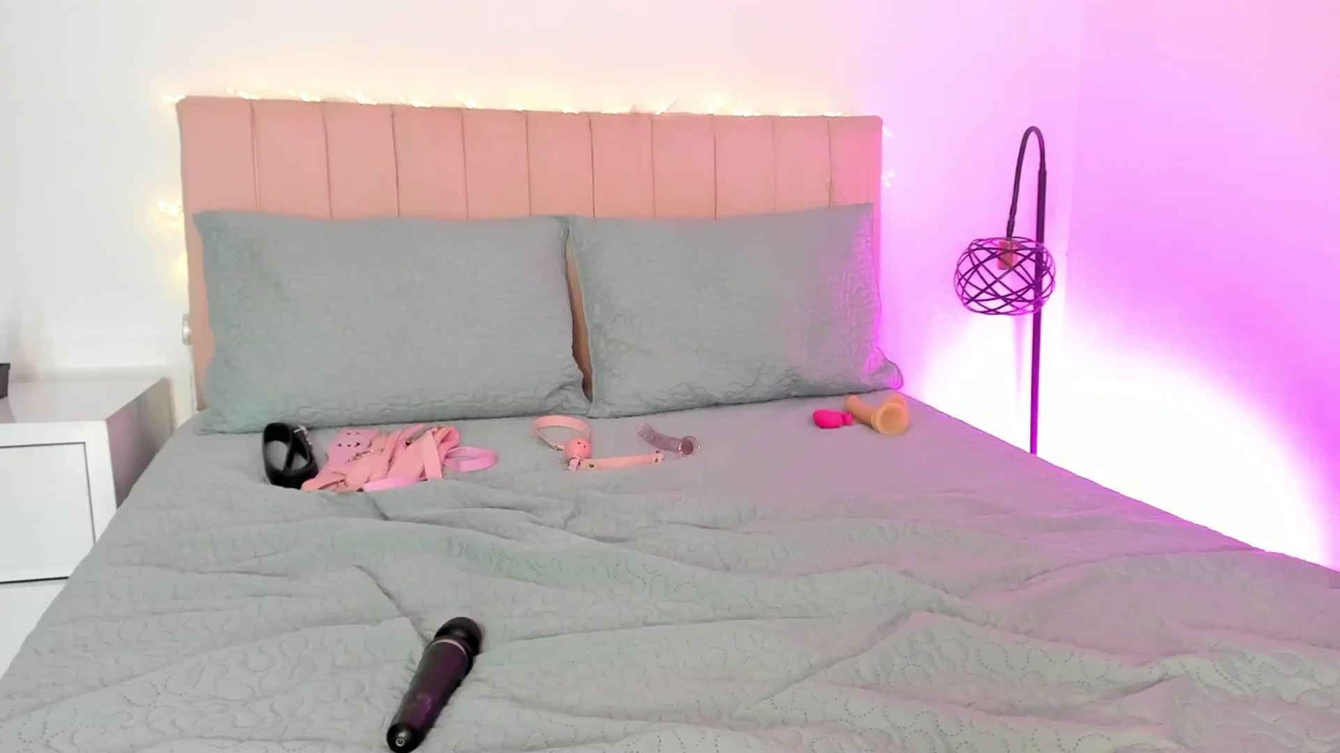 Gallery image thumbnail from Xoxo_danna's myfreecams stream on, 02/20/2025, 15:19 image 2 of 20