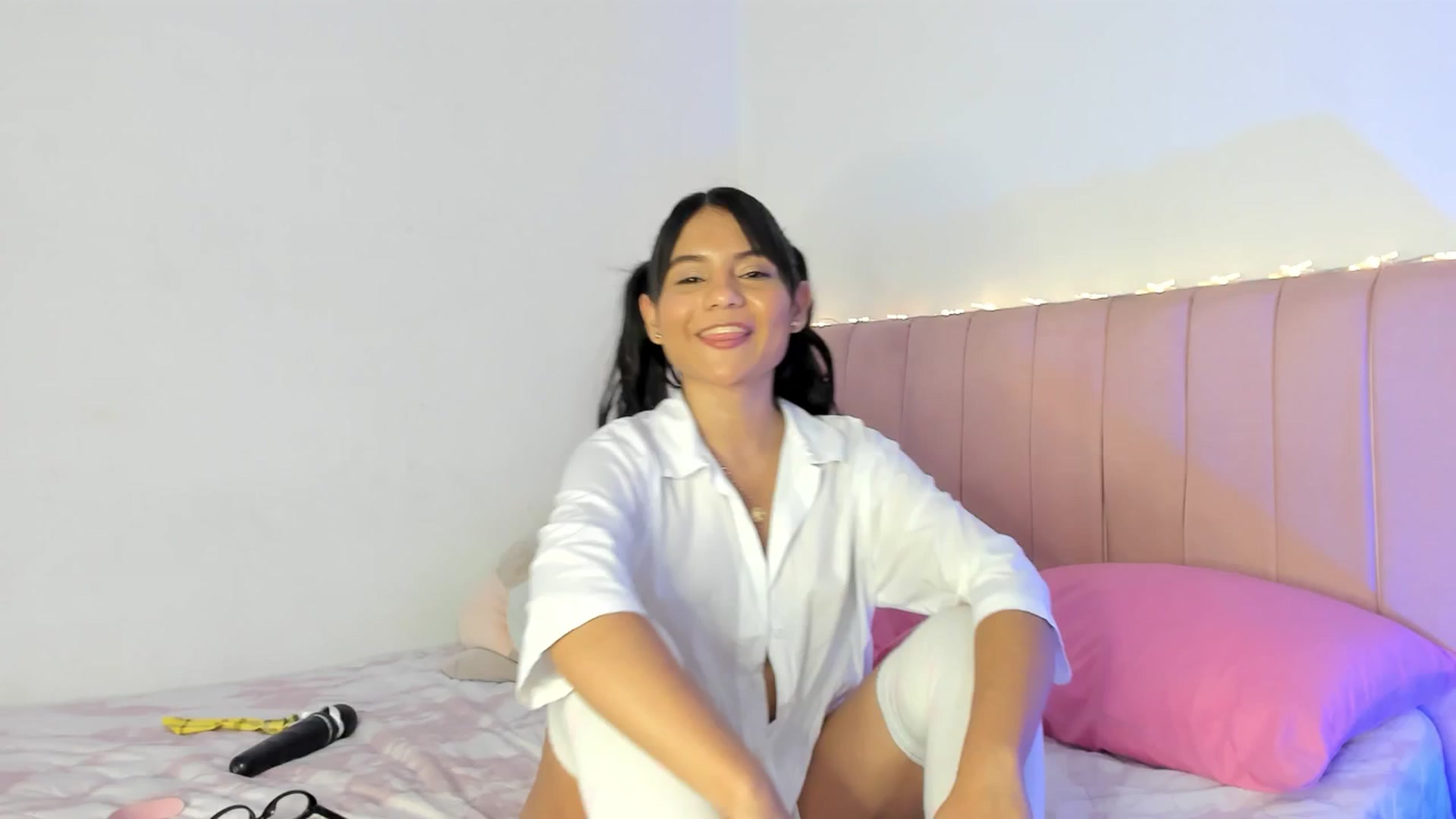 Gallery image thumbnail from Xoxo_danna's myfreecams stream on, 03/23/2025, 13:22 image 8 of 20