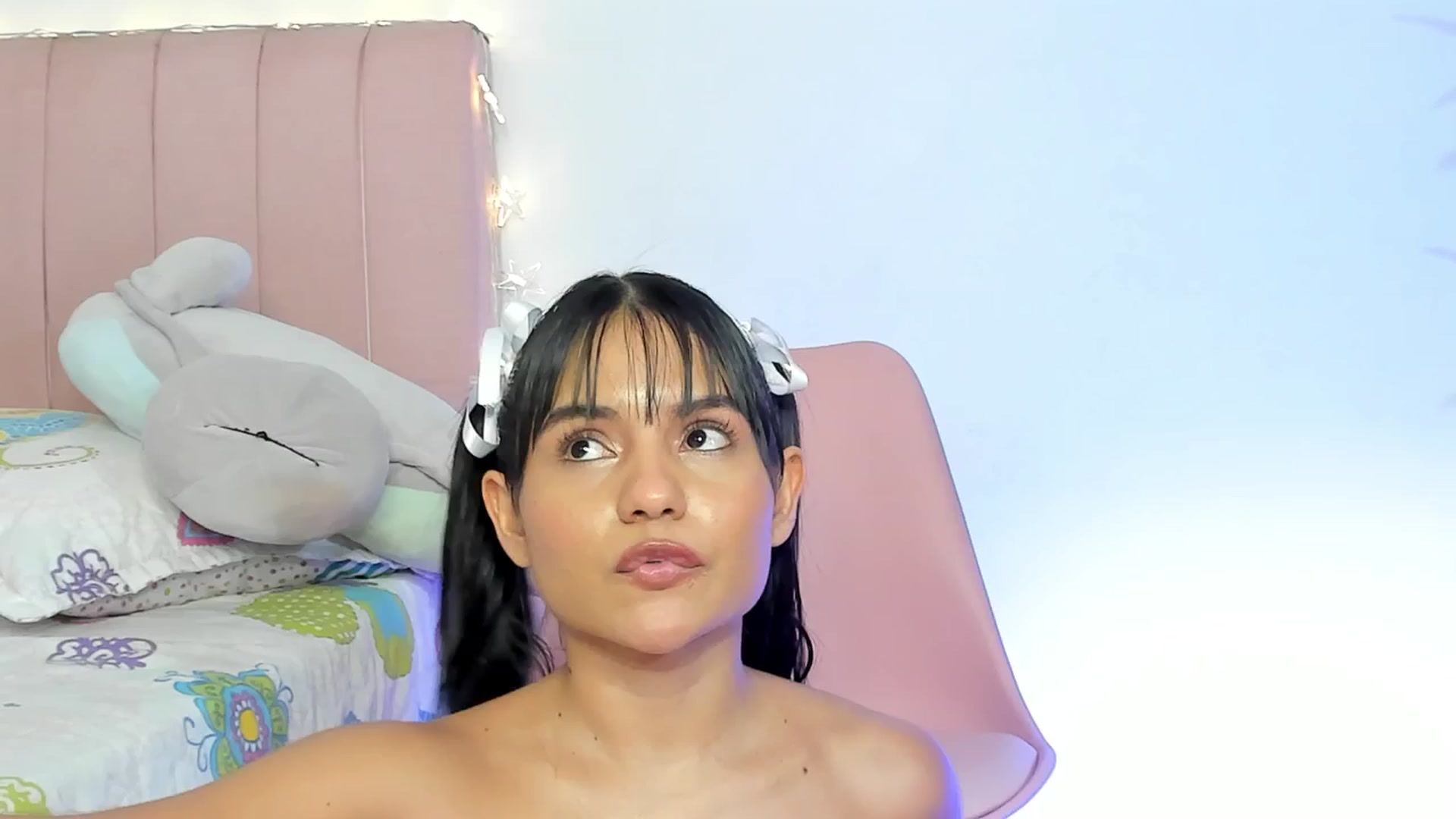 Gallery image thumbnail from Xoxo_danna's myfreecams stream on, 04/14/2025, 15:22 image 19 of 20