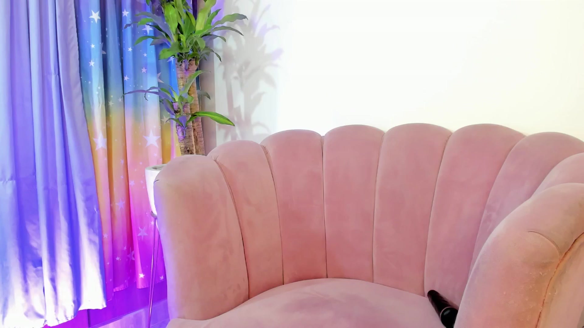 Gallery image thumbnail from Xoxo_danna's myfreecams stream on, 06/04/2025, 14:36 image 15 of 20