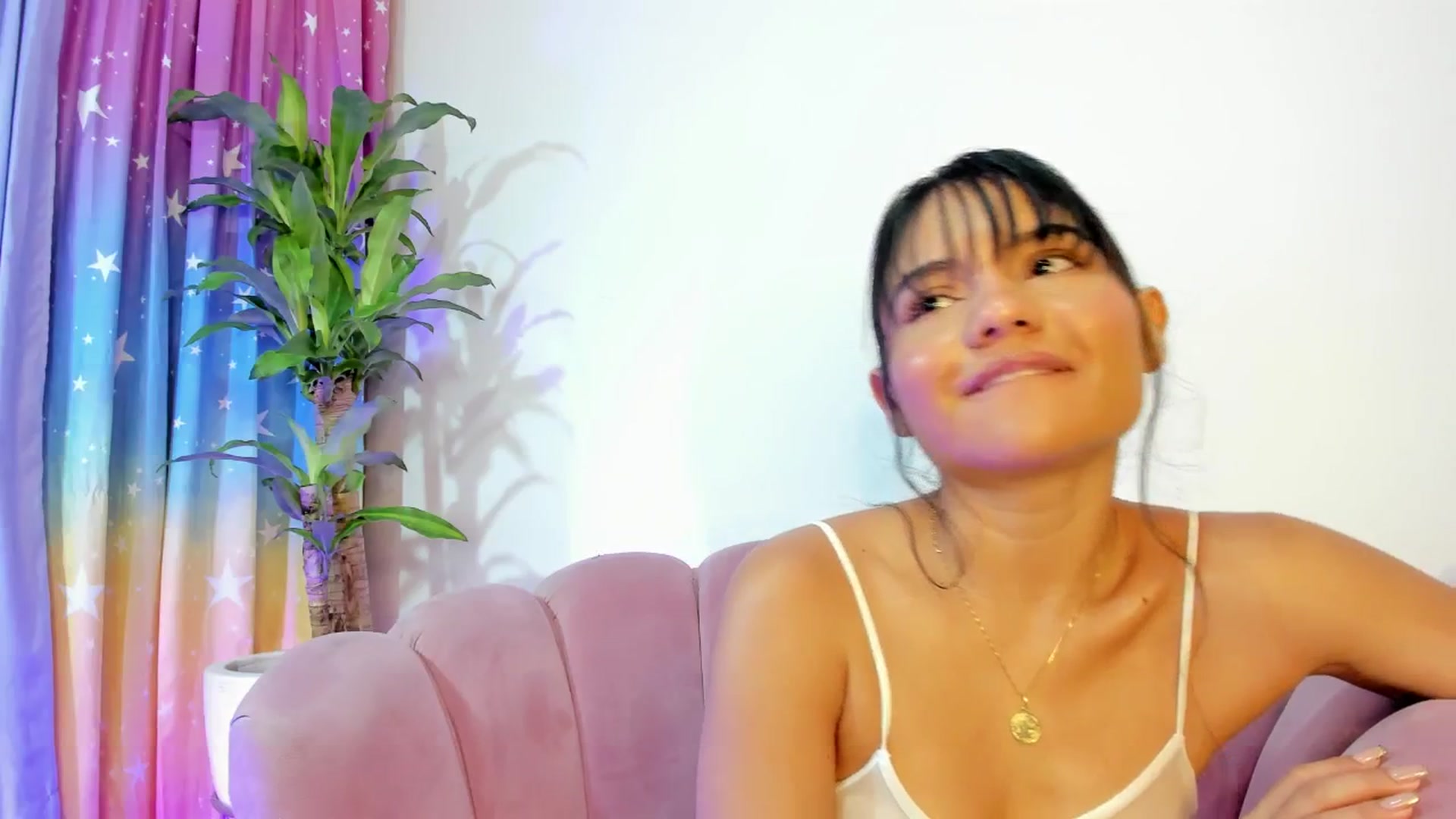 Gallery image thumbnail from Xoxo_danna's myfreecams stream on, 06/12/2025, 12:22 image 18 of 20