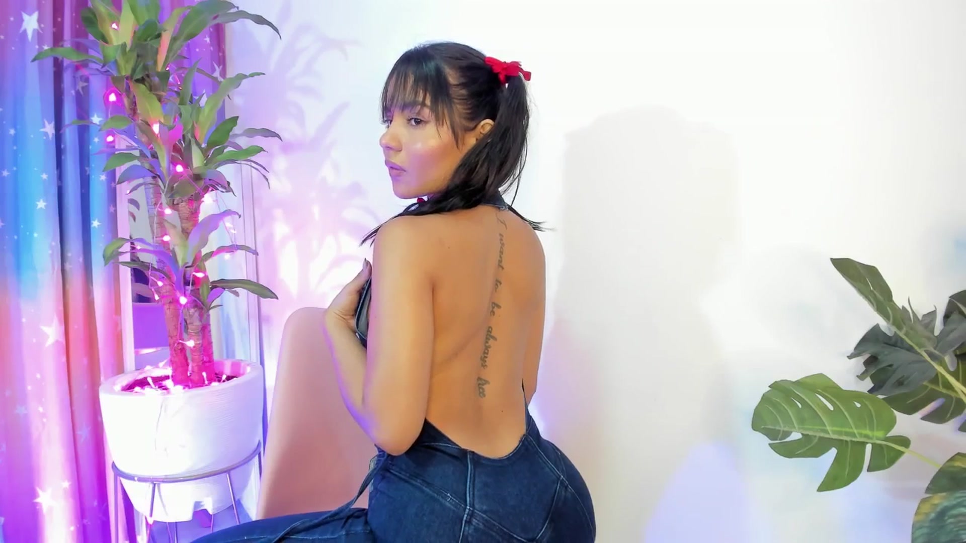 Gallery image thumbnail from Xoxo_danna's myfreecams stream on, 06/13/2025, 13:23 image 4 of 20