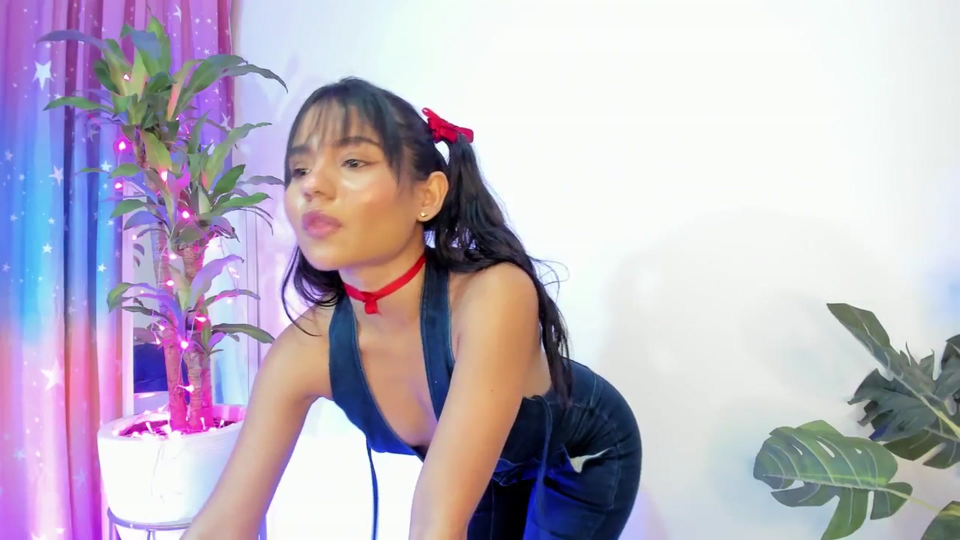 Gallery image thumbnail from Xoxo_danna's myfreecams stream on, 06/13/2025, 13:23 image 16 of 20