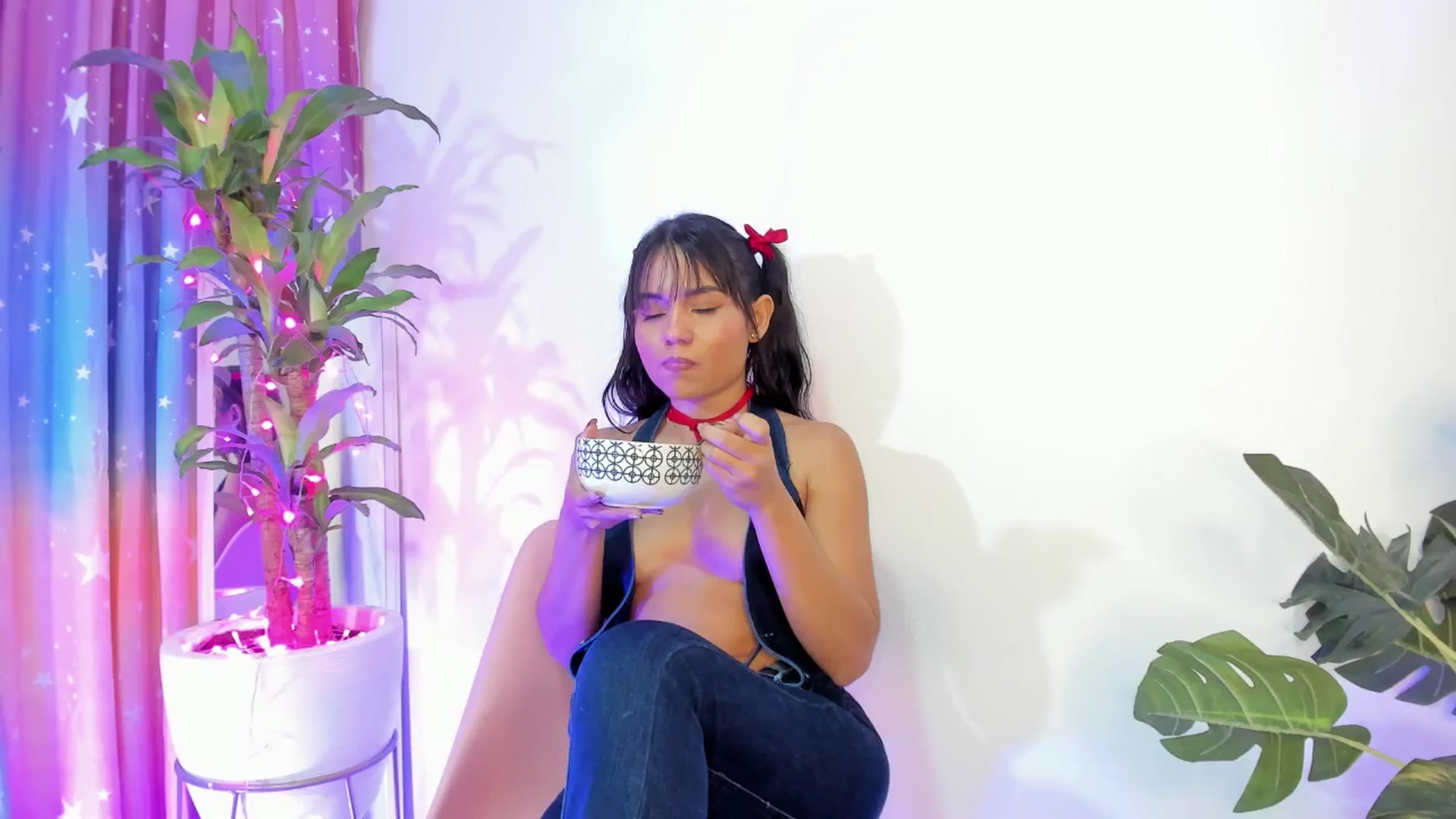 Gallery image thumbnail from Xoxo_danna's myfreecams stream on, 06/13/2025, 16:21 image 11 of 20