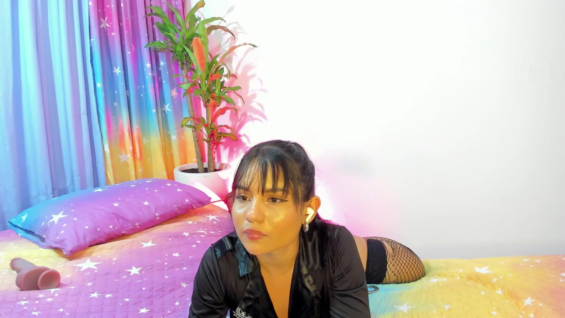 Gallery image thumbnail from Xoxo_danna's myfreecams stream on, 07/19/2025, 08:58 image 9 of 20