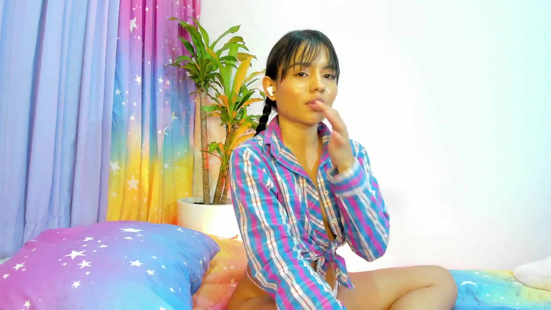 Gallery image thumbnail from Xoxo_danna's myfreecams stream on, 07/22/2025, 07:23 image 8 of 20