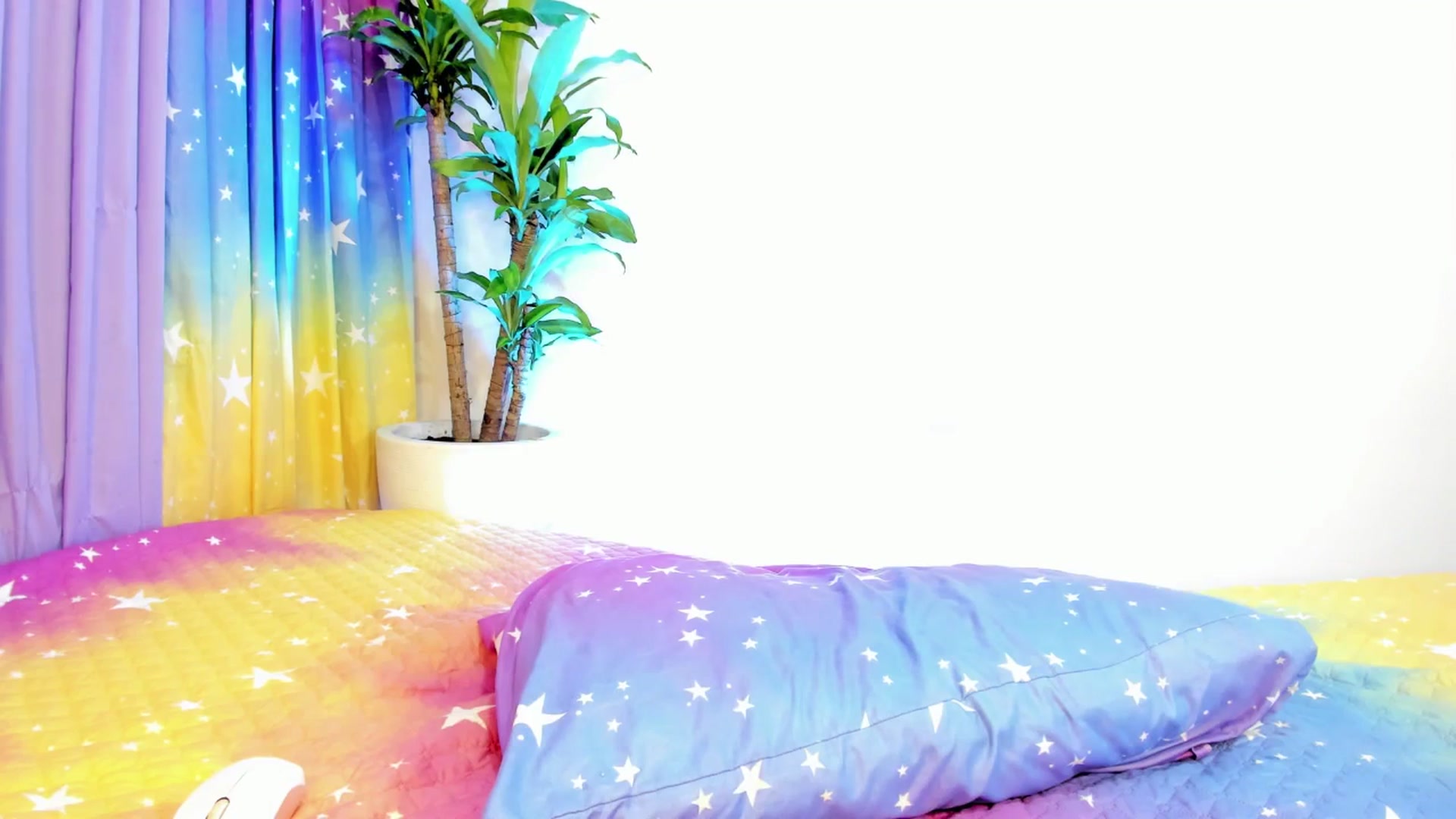 Gallery image thumbnail from Xoxo_danna's myfreecams stream on, 07/24/2025, 09:42 image 8 of 20