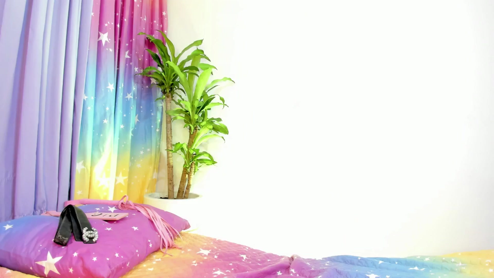 Gallery image thumbnail from Xoxo_danna's myfreecams stream on, 07/25/2025, 08:49 image 12 of 20