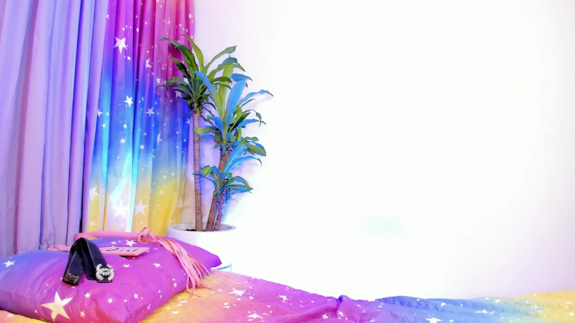 Gallery image thumbnail from Xoxo_danna's myfreecams stream on, 07/25/2025, 08:49 image 13 of 20