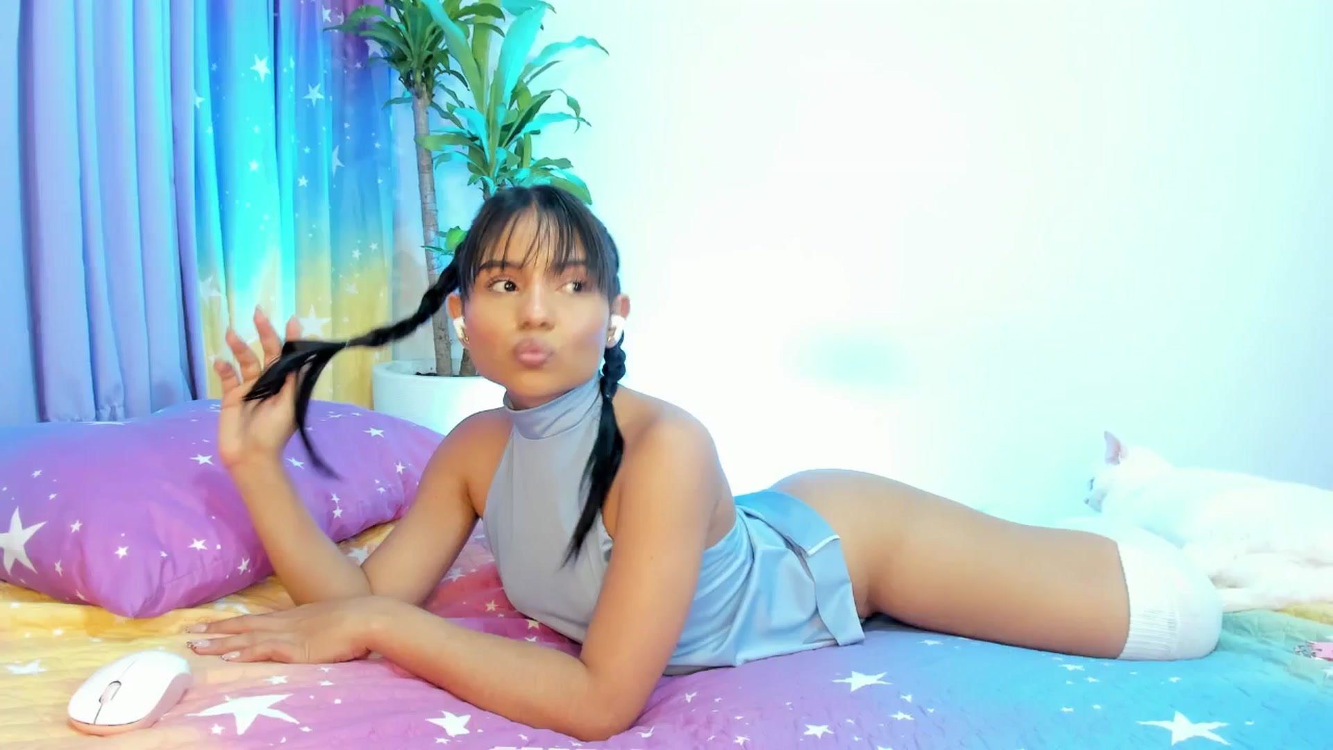 Gallery image thumbnail from Xoxo_danna's myfreecams stream on, 07/29/2025, 12:57 image 7 of 20