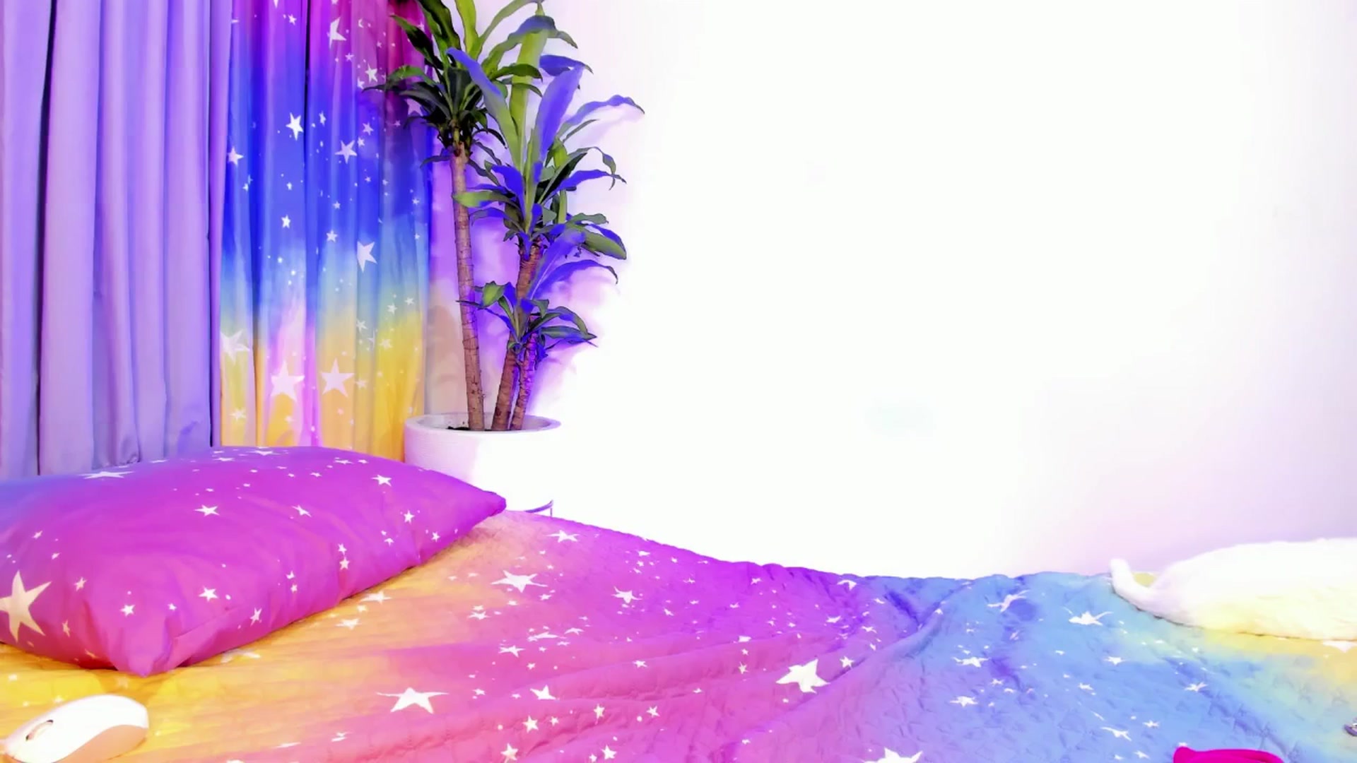 Gallery image thumbnail from Xoxo_danna's myfreecams stream on, 07/29/2025, 12:57 image 12 of 20