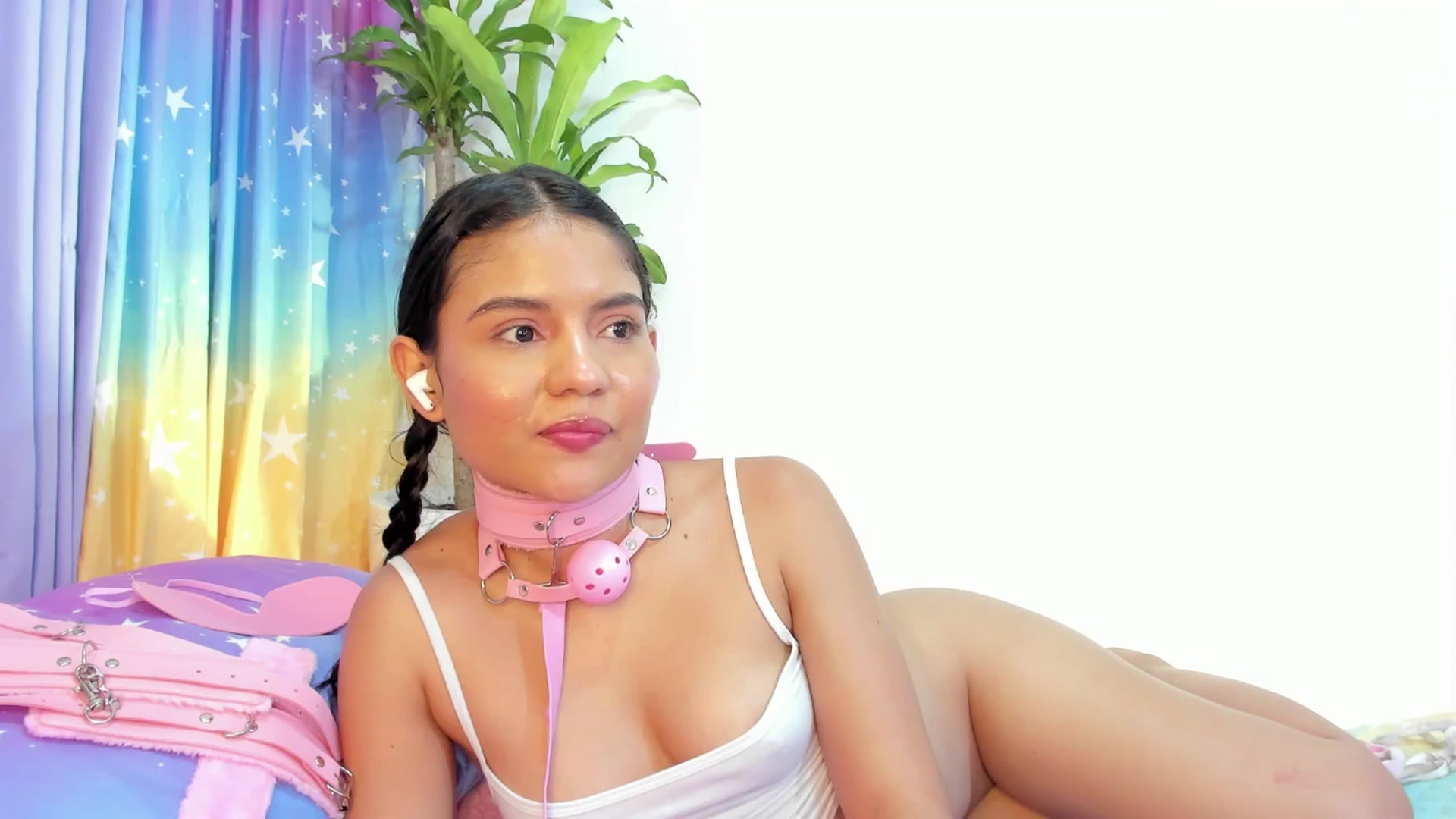 Gallery image thumbnail from Xoxo_danna's myfreecams stream on, 08/07/2025, 16:13 image 5 of 20
