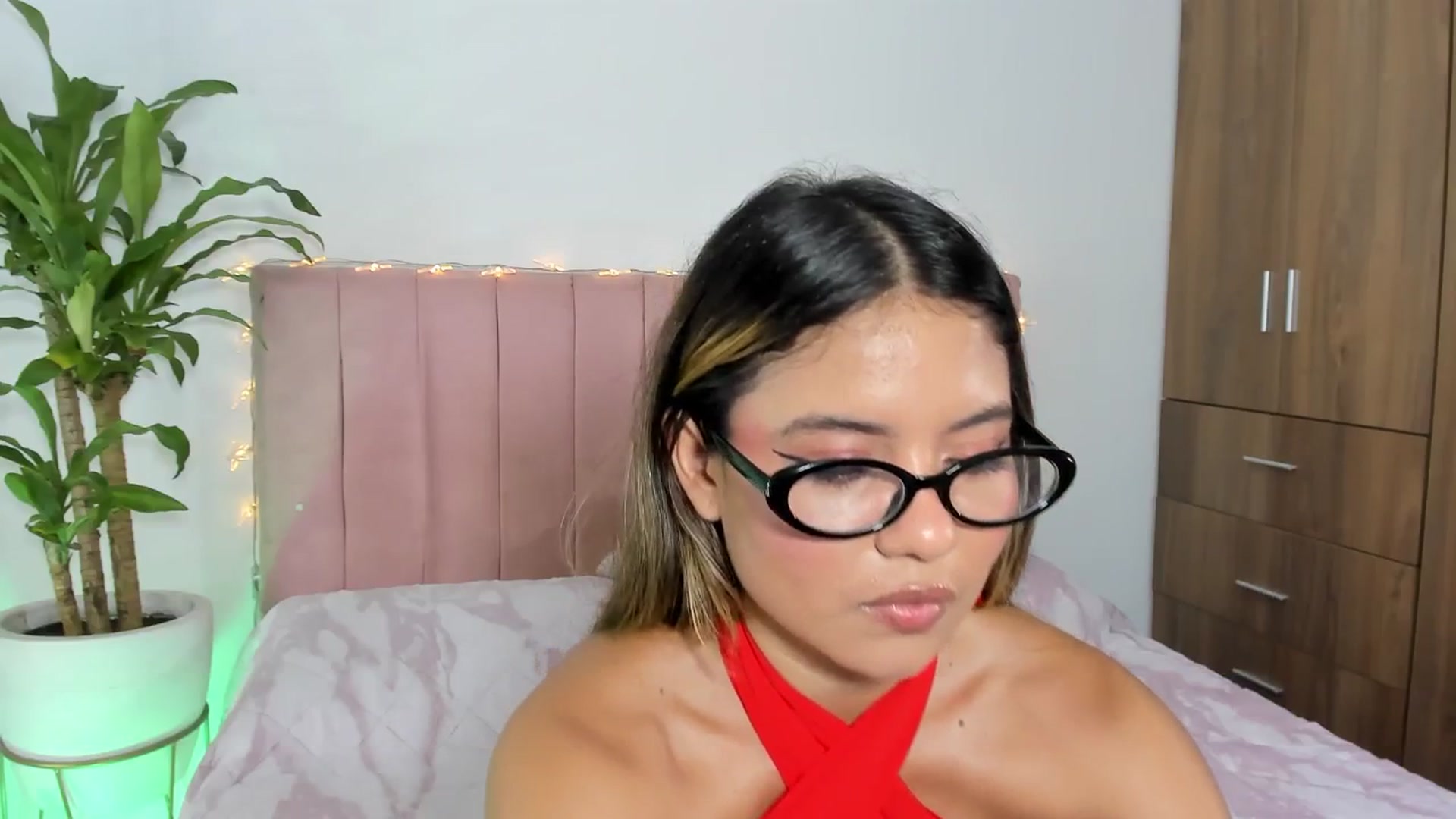 Gallery image thumbnail from Xoxo_danna's myfreecams stream on, 02/10/2026, 07:12 image 13 of 20