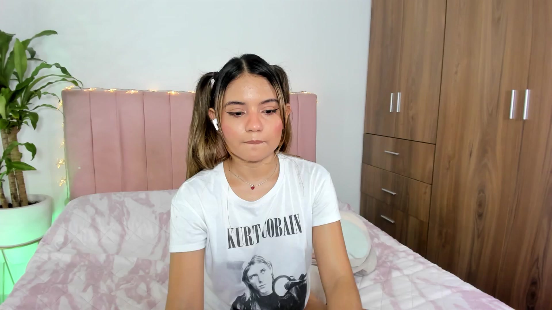 Gallery image thumbnail from Xoxo_danna's myfreecams stream on, 02/11/2026, 08:47 image 17 of 20