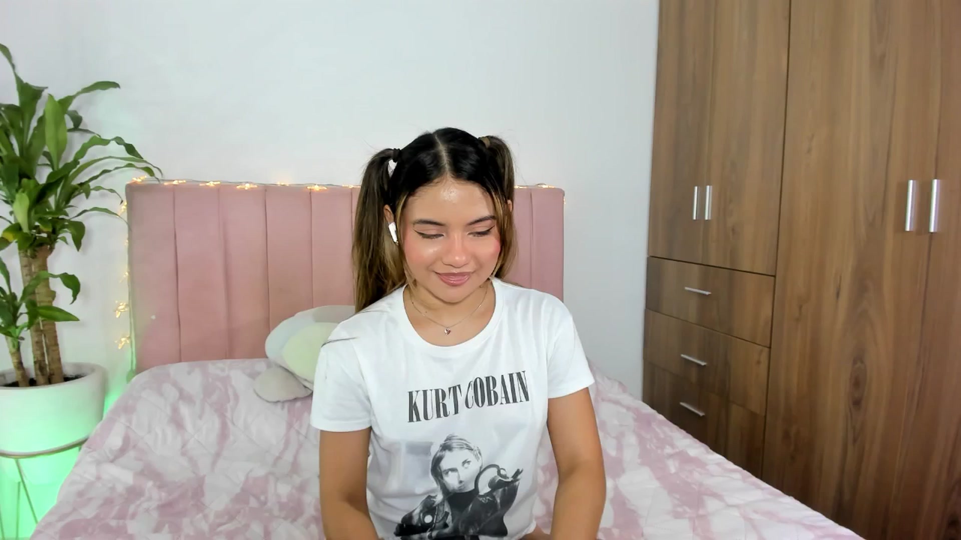 Gallery image thumbnail from Xoxo_danna's myfreecams stream on, 02/11/2026, 08:47 image 12 of 20