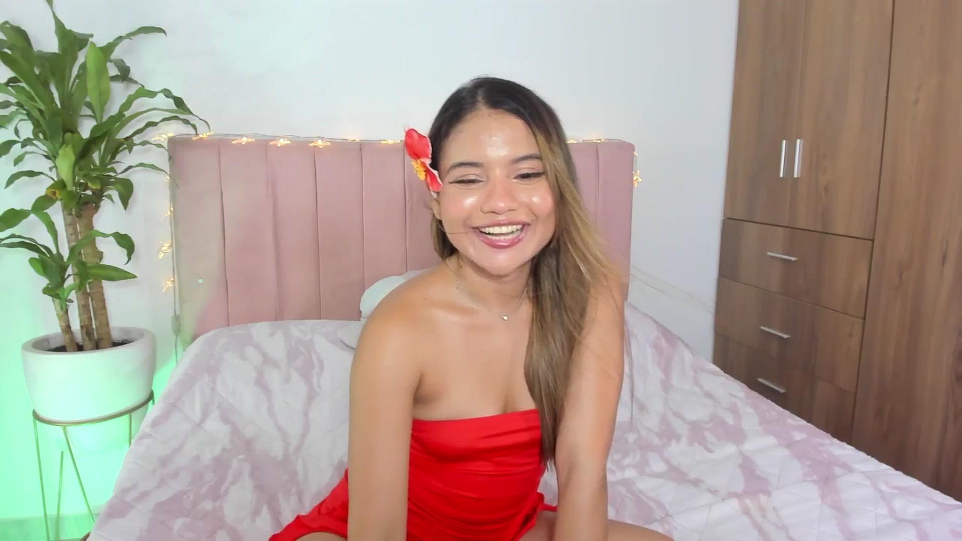 Gallery image thumbnail from Xoxo_danna's myfreecams stream on, 02/13/2026, 08:09 image 14 of 20