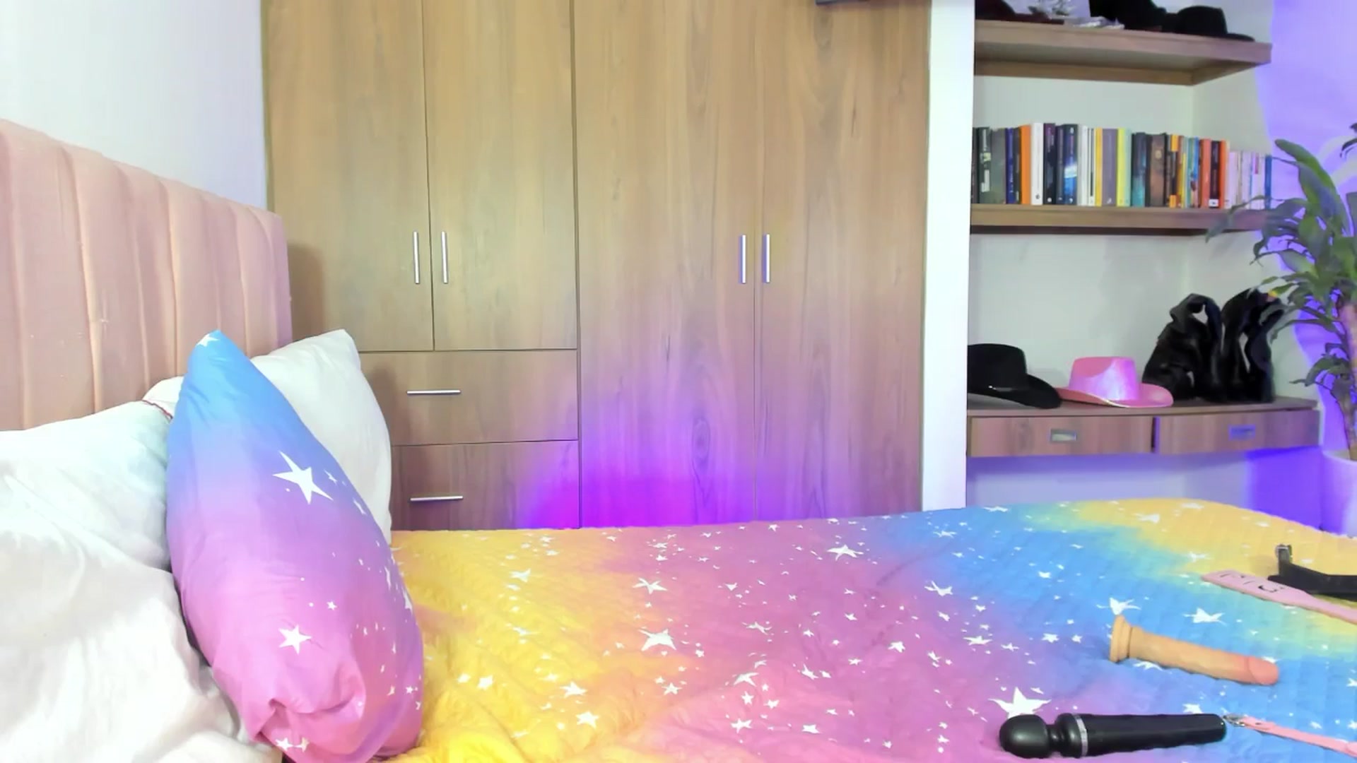 Gallery image thumbnail from Xoxo_danna's myfreecams stream on, 02/28/2026, 09:08 image 8 of 20
