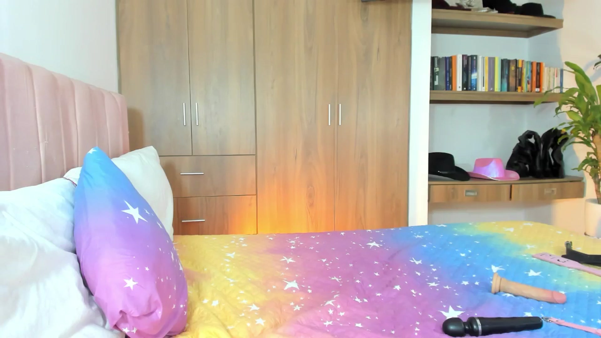 Gallery image thumbnail from Xoxo_danna's myfreecams stream on, 02/28/2026, 09:08 image 2 of 20