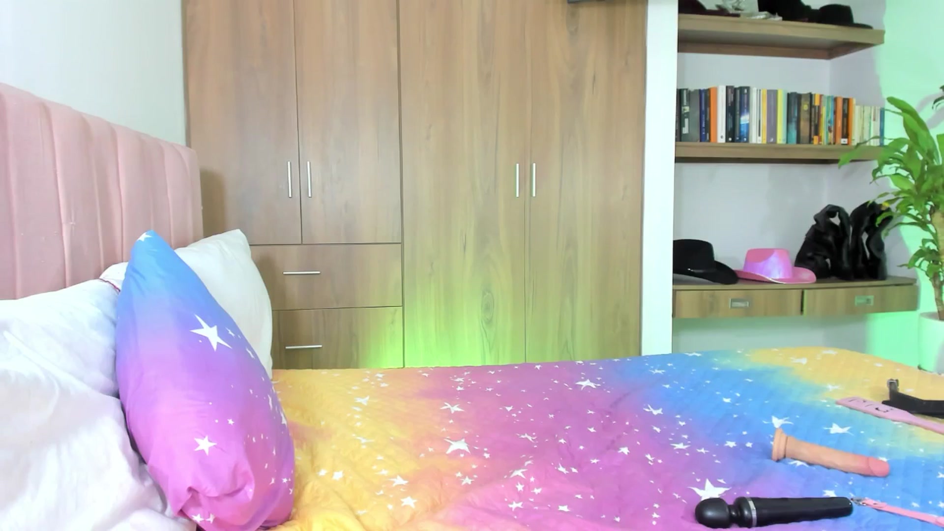 Gallery image thumbnail from Xoxo_danna's myfreecams stream on, 02/28/2026, 09:08 image 4 of 20