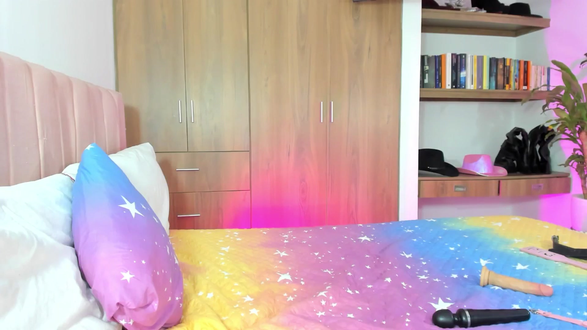 Gallery image thumbnail from Xoxo_danna's myfreecams stream on, 02/28/2026, 09:08 image 5 of 20